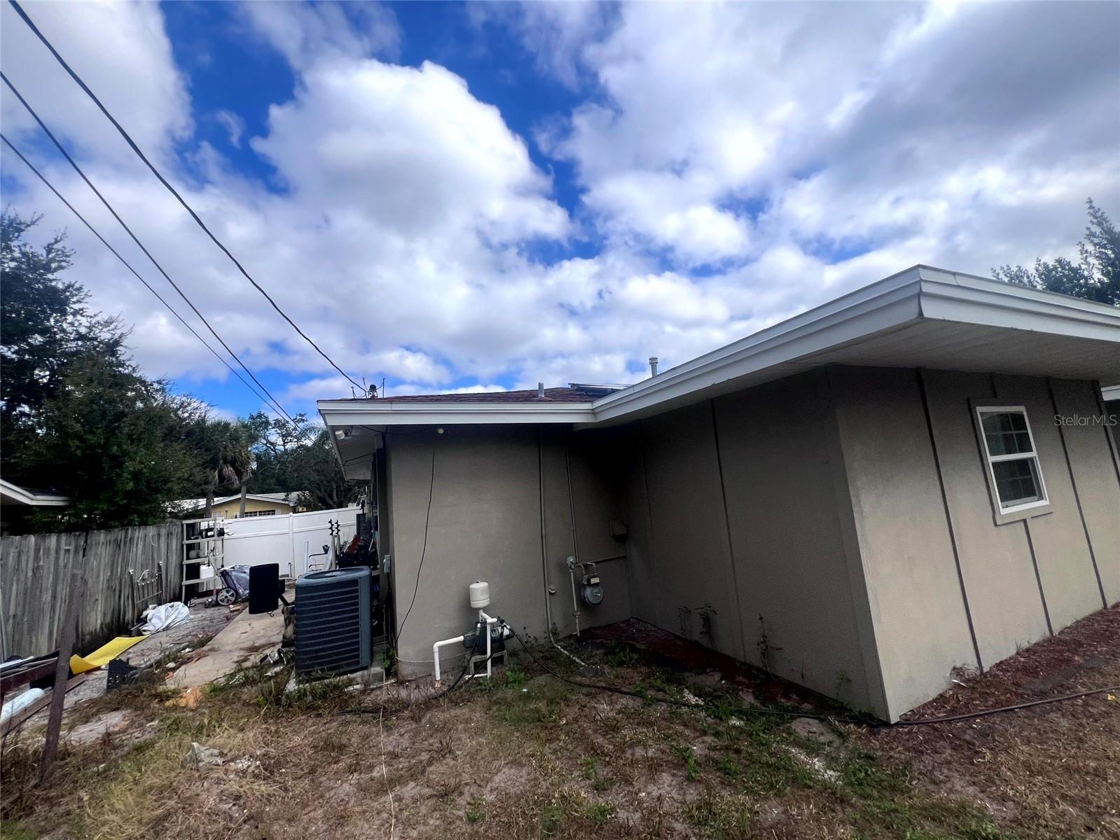 1832 GREENHILL DR, CLEARWATER, FL, 33755