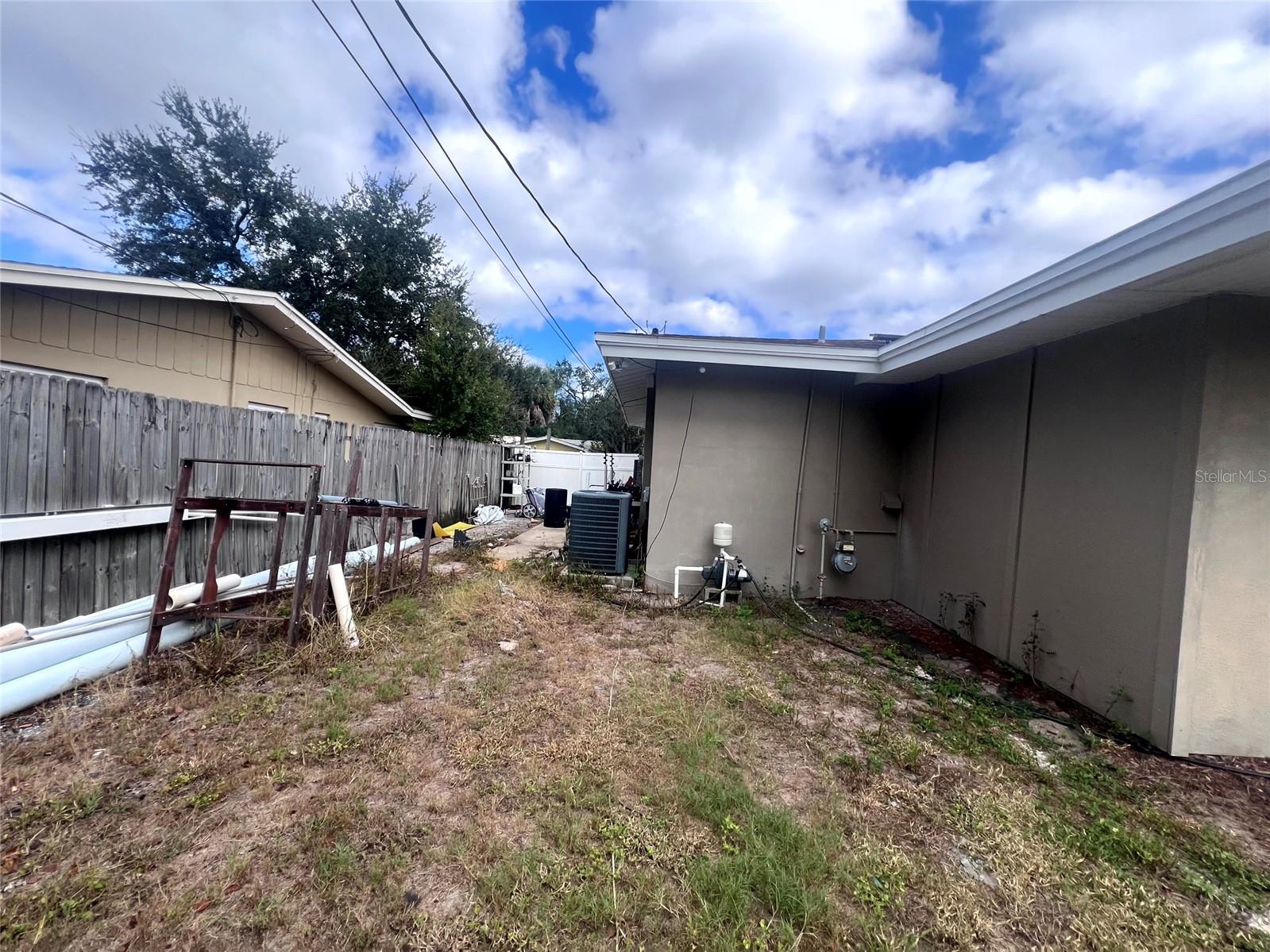 1832 GREENHILL DR, CLEARWATER, FL, 33755