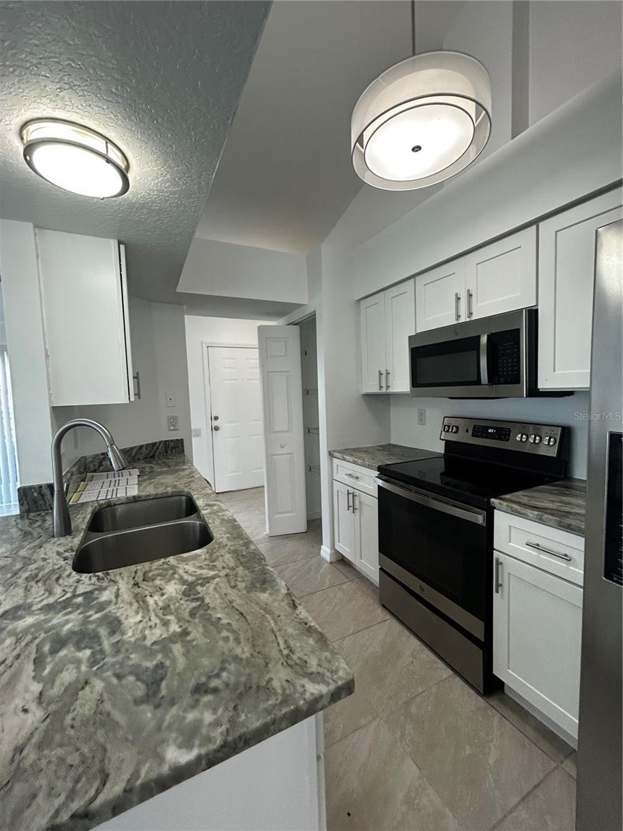 1940 DEBBIE ST, SARASOTA, FL, 34231