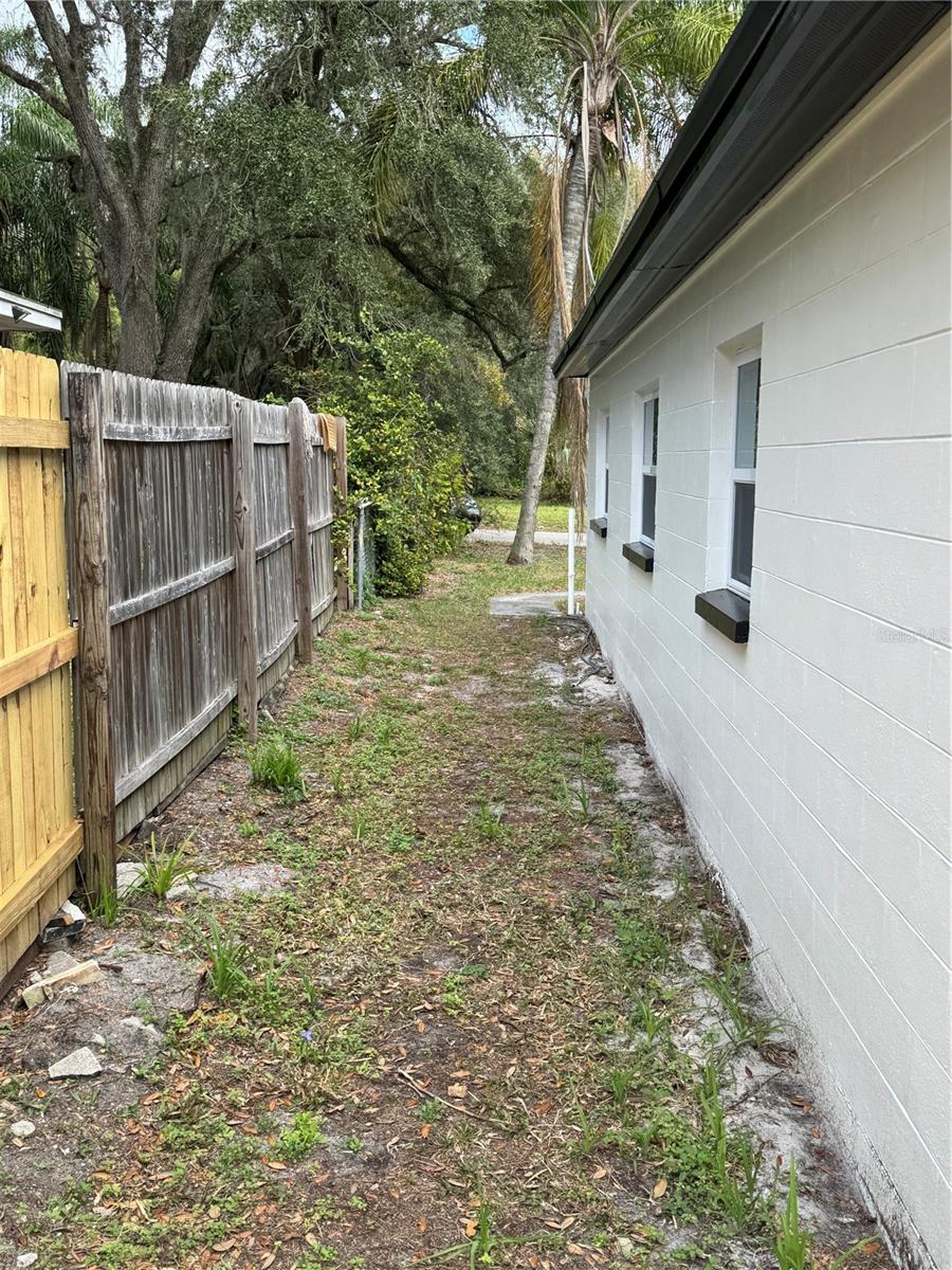 1619 E MARKS DR, TAMPA, FL, 33604