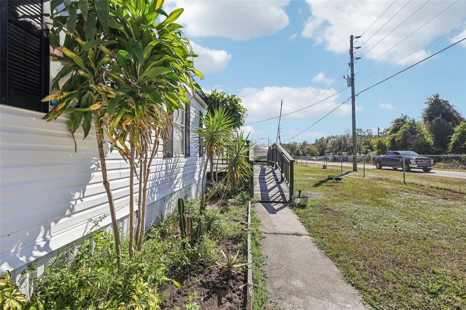 9644 LAKE DR, NEW PORT RICHEY, FL, 34654