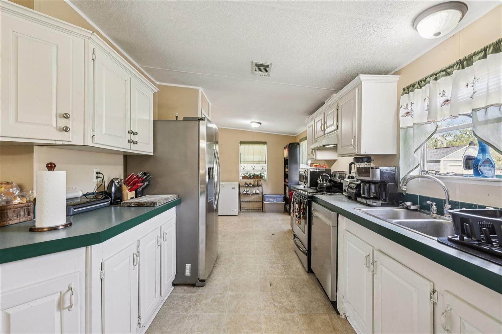 9644 LAKE DR, NEW PORT RICHEY, FL, 34654