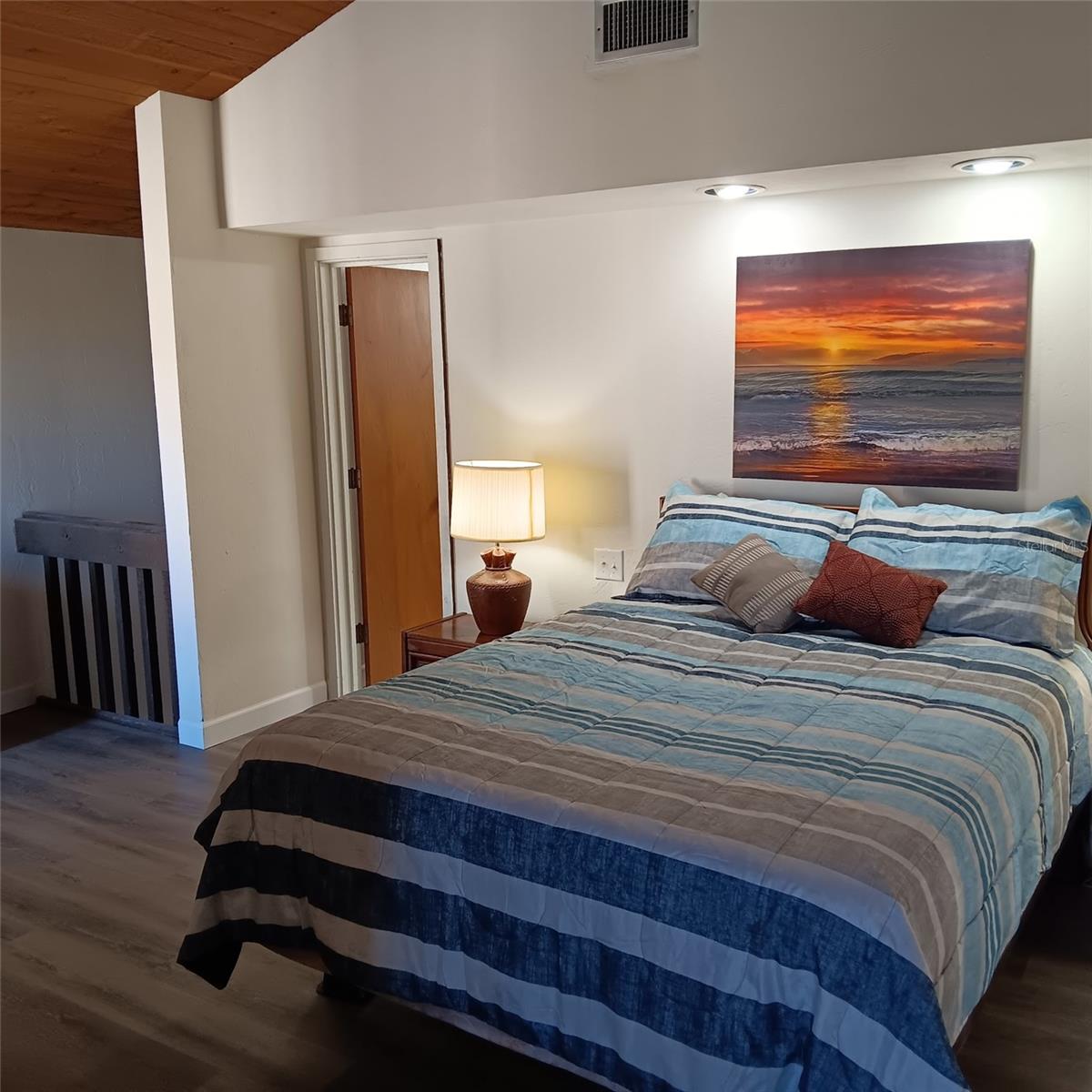 P4936875 Property Photo