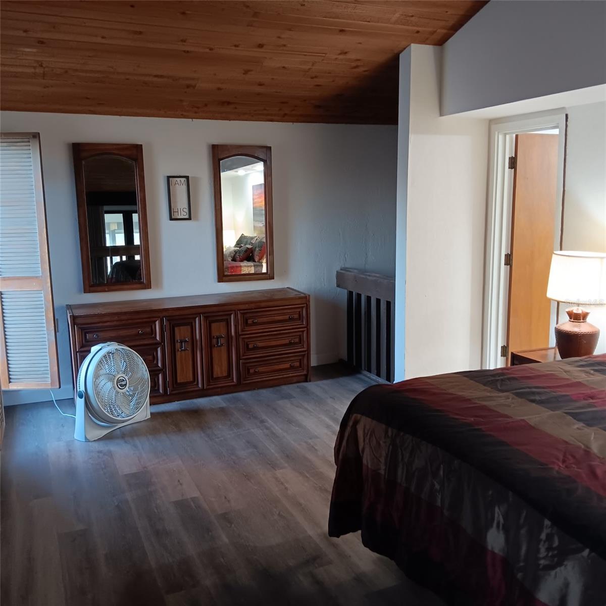 P4936875 Property Photo