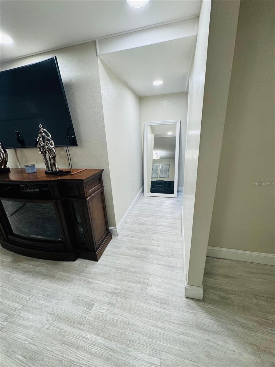 4724 CHRISTA CT #322, TAMPA, FL, 33614