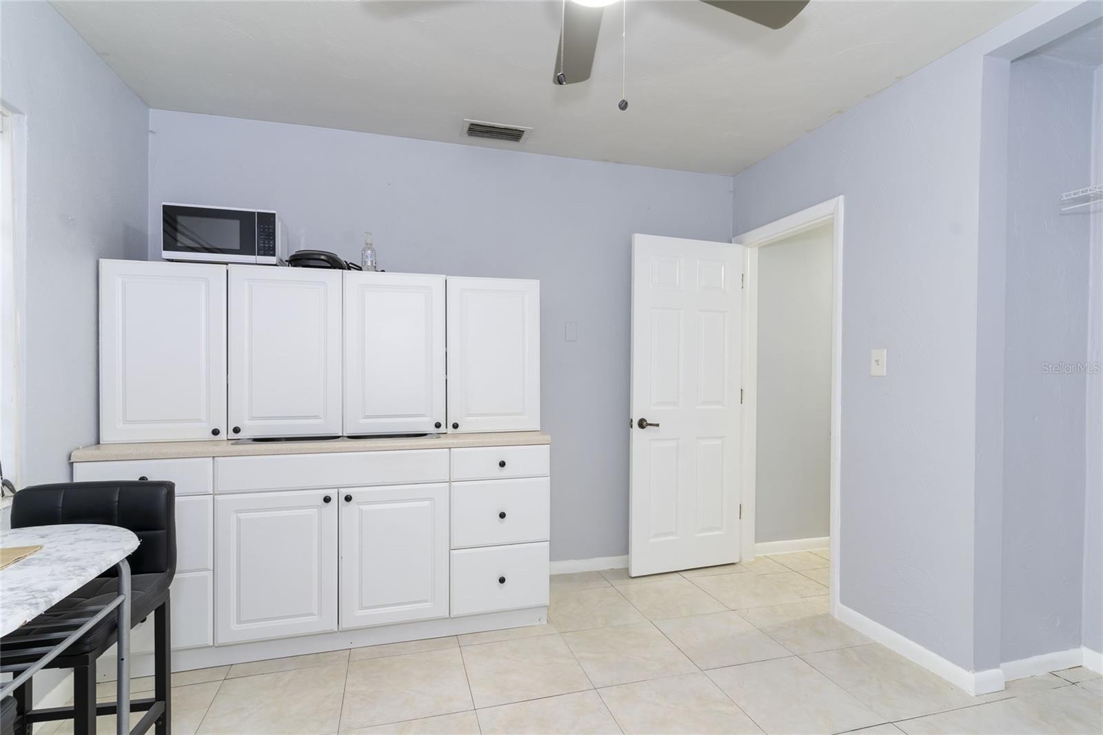 1802 E KNOLLWOOD ST, TAMPA, FL, 33610