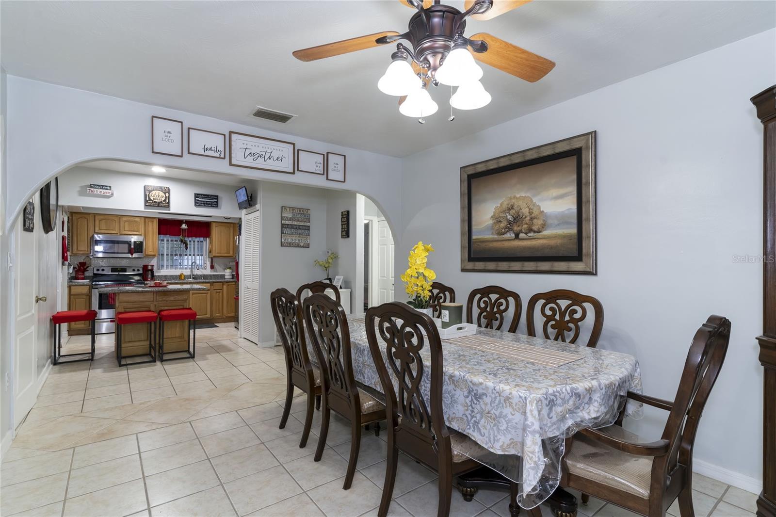 1802 E KNOLLWOOD ST, TAMPA, FL, 33610