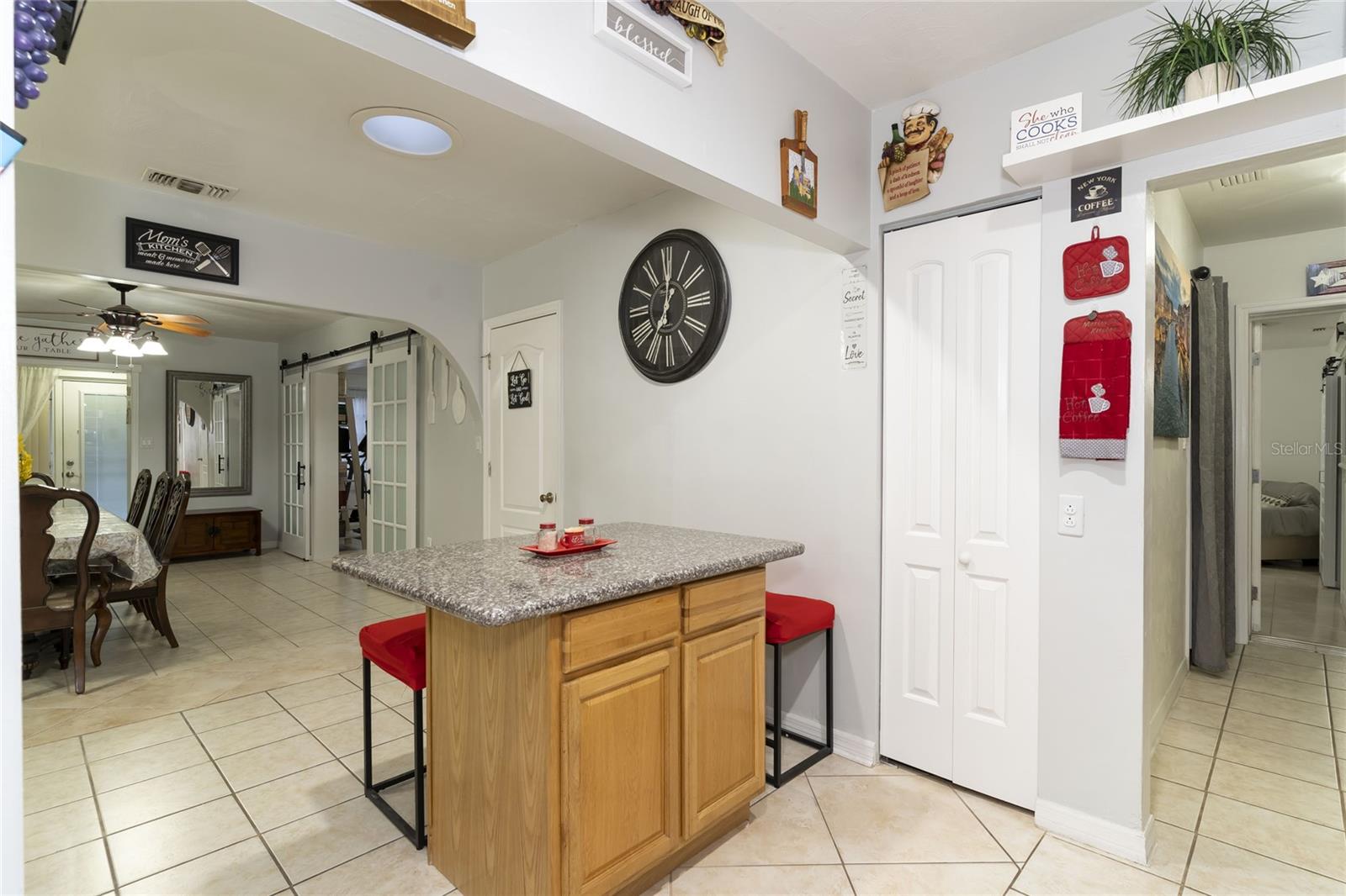 1802 E KNOLLWOOD ST, TAMPA, FL, 33610