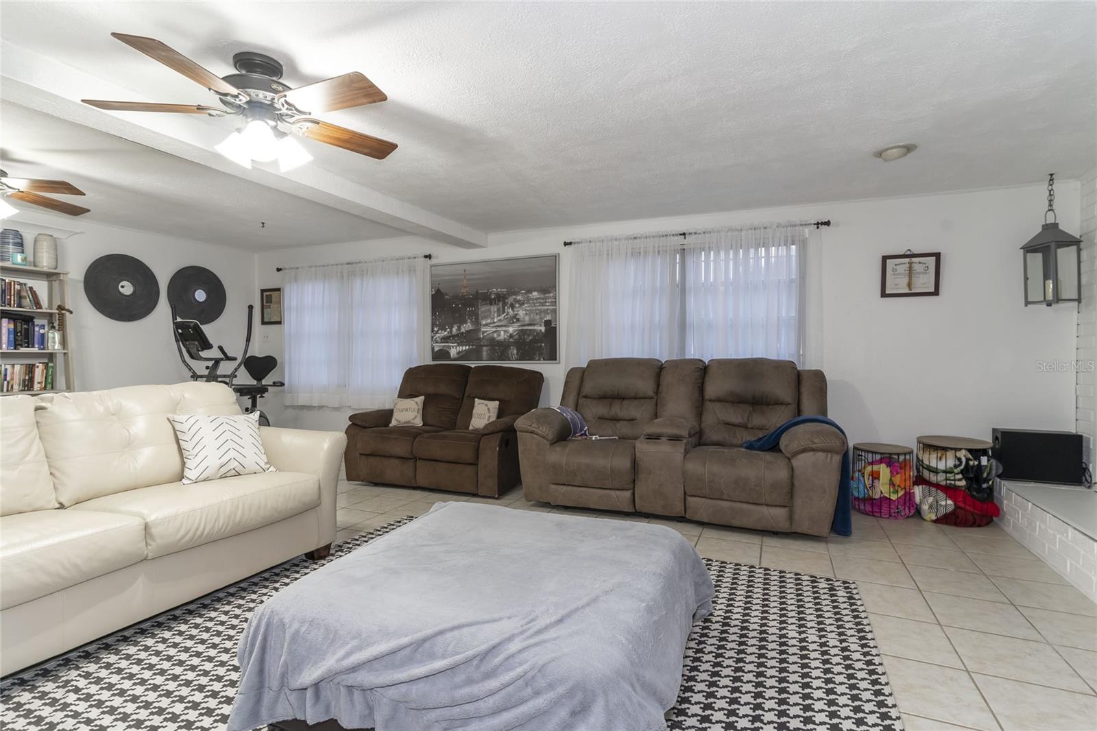 1802 E KNOLLWOOD ST, TAMPA, FL, 33610