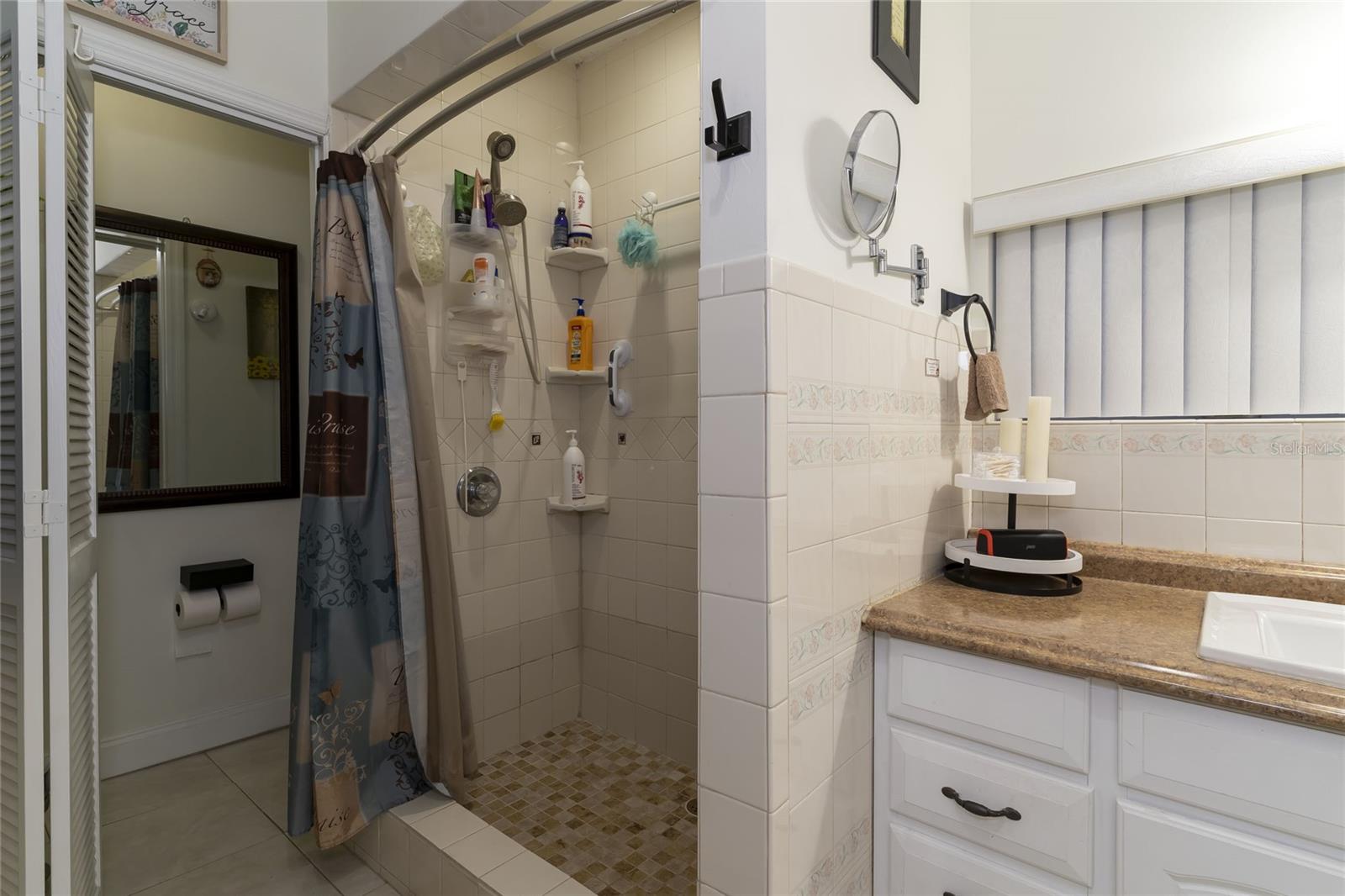 1802 E KNOLLWOOD ST, TAMPA, FL, 33610