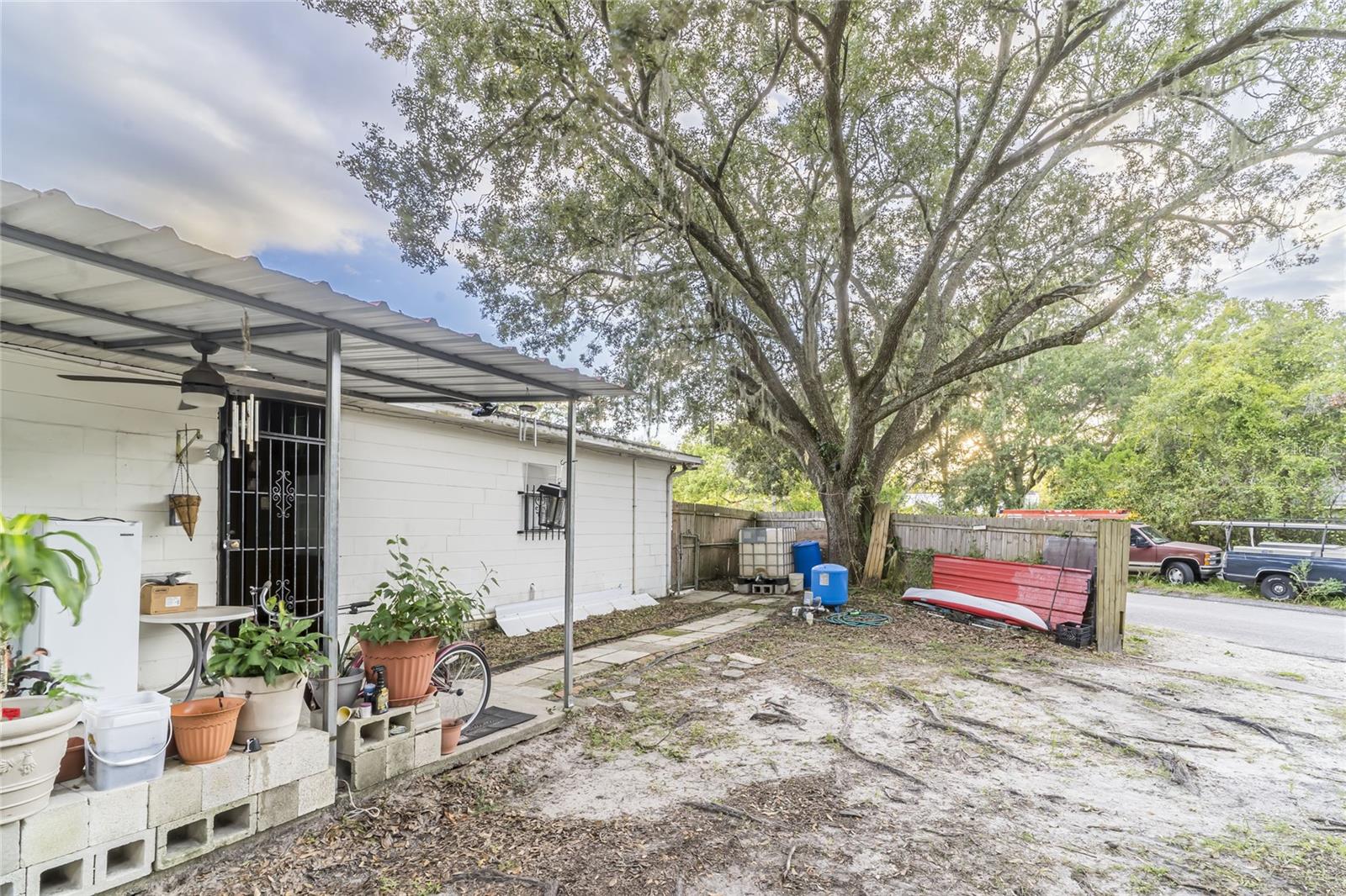 1802 E KNOLLWOOD ST, TAMPA, FL, 33610