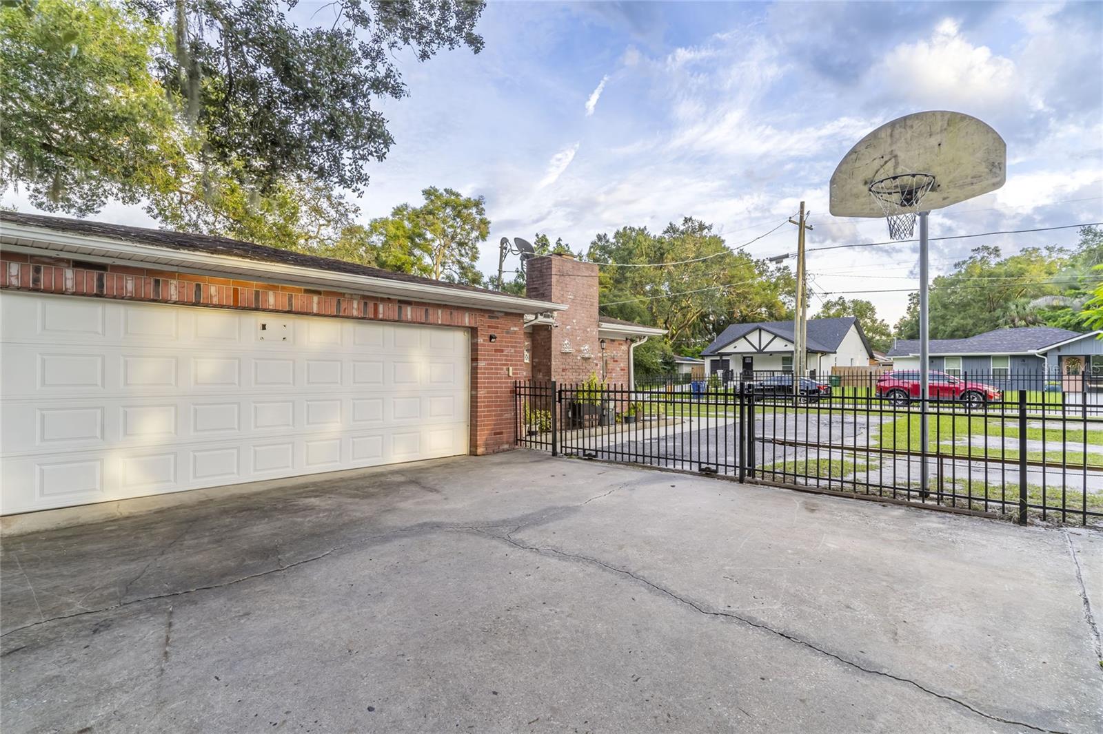 1802 E KNOLLWOOD ST, TAMPA, FL, 33610