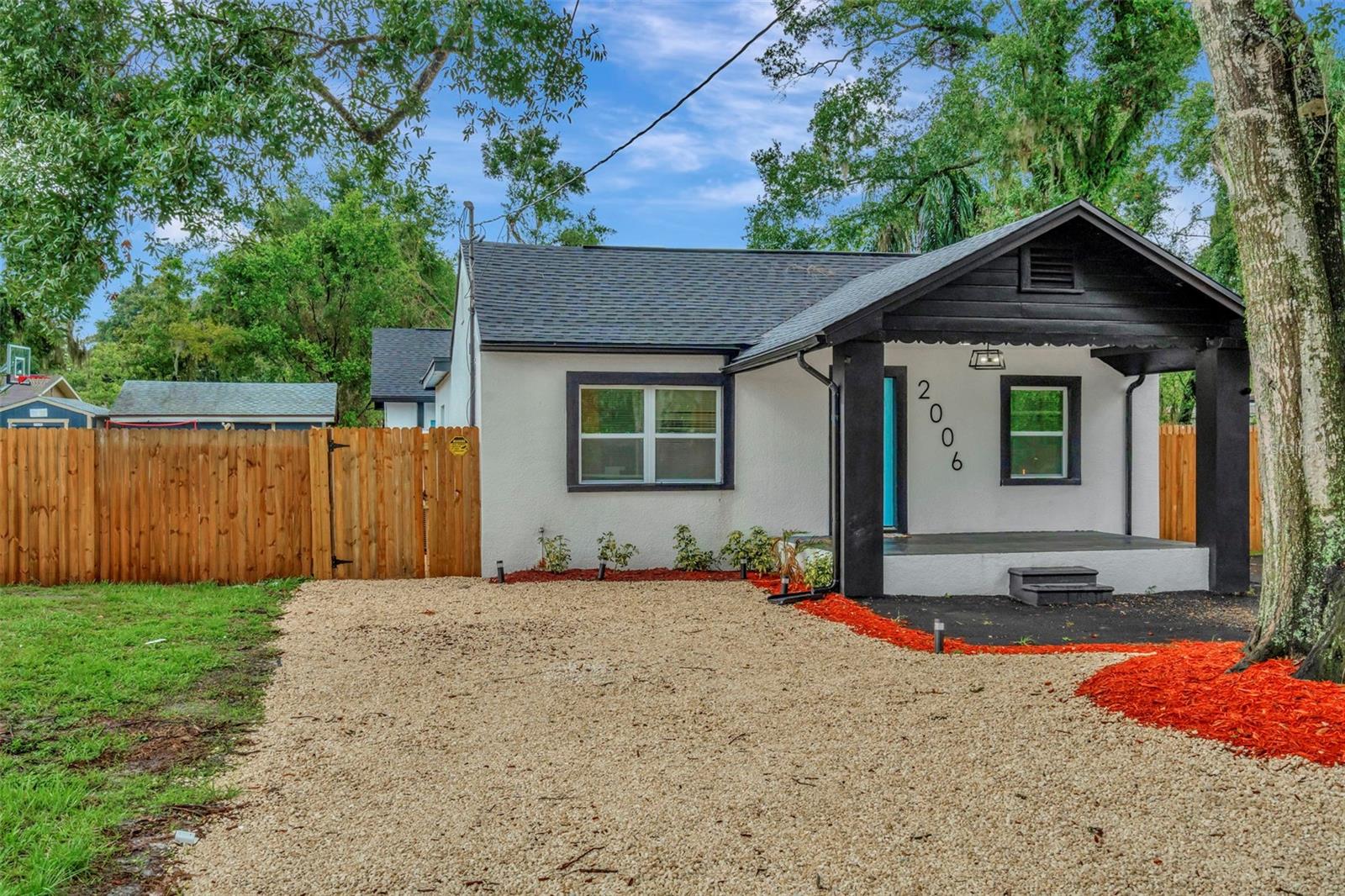 2006 E HENRY AVE, TAMPA, FL, 33610