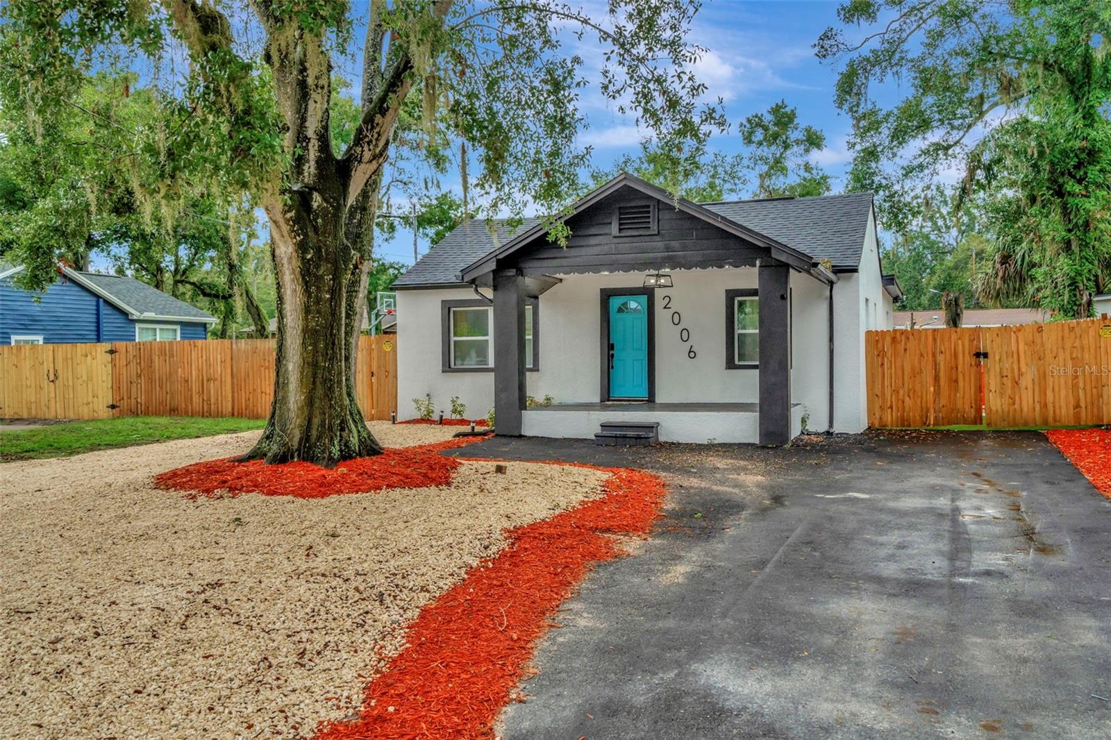 2006 E HENRY AVE, TAMPA, FL, 33610