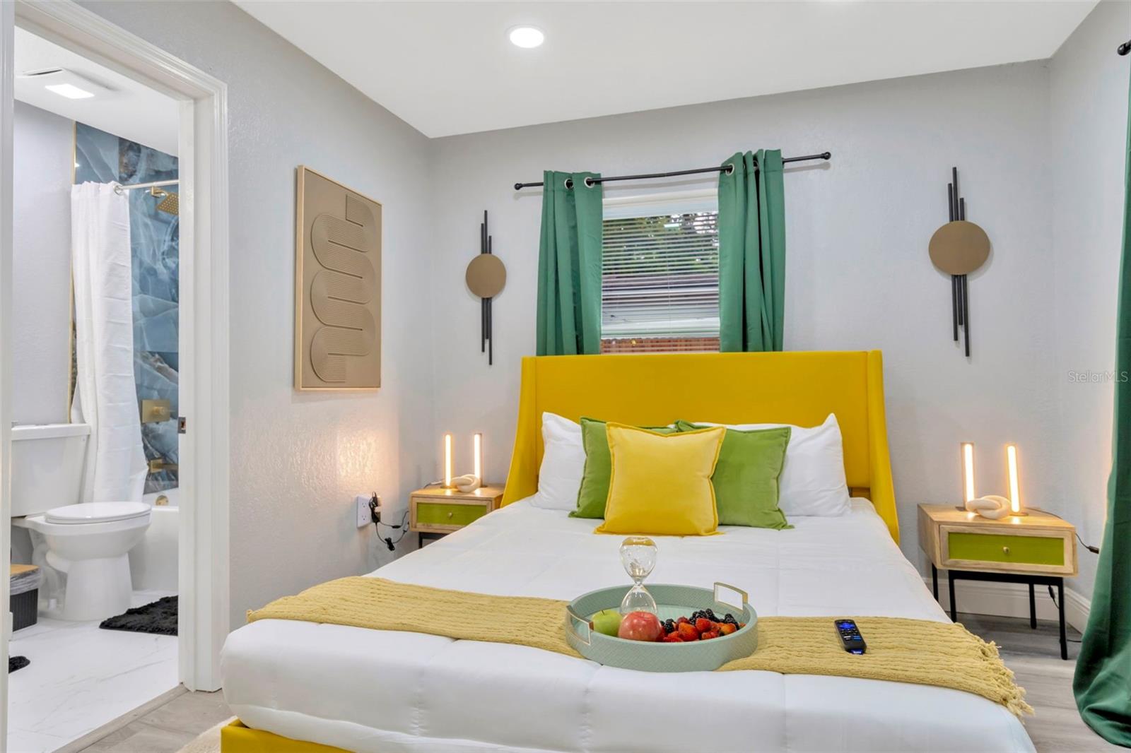 2006 E HENRY AVE, TAMPA, FL, 33610