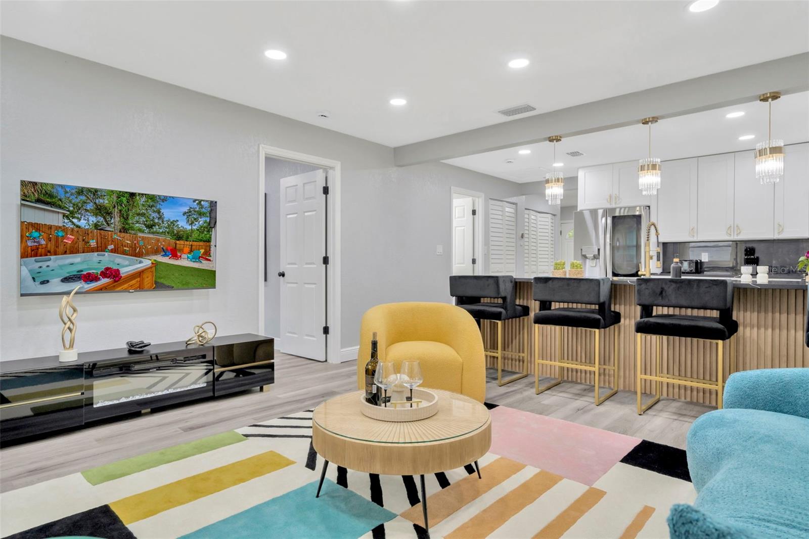 2006 E HENRY AVE, TAMPA, FL, 33610