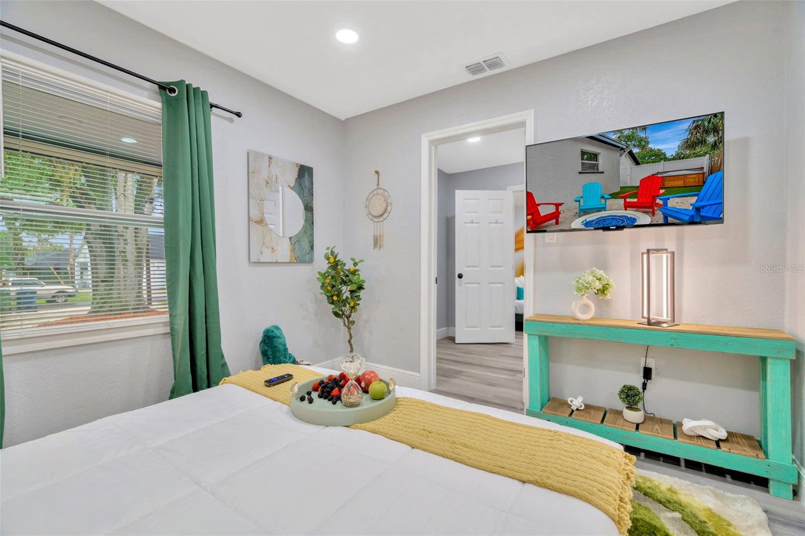 2006 E HENRY AVE, TAMPA, FL, 33610