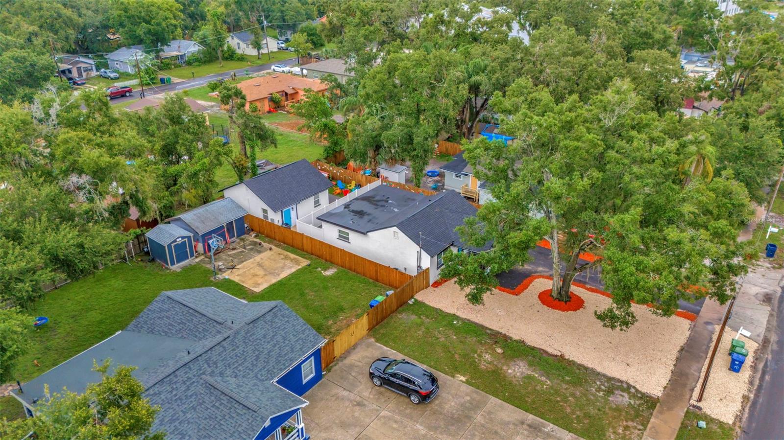 2006 E HENRY AVE, TAMPA, FL, 33610