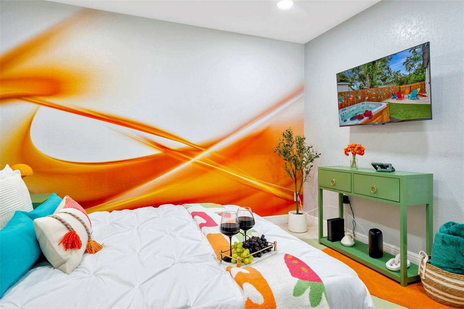 2006 E HENRY AVE, TAMPA, FL, 33610