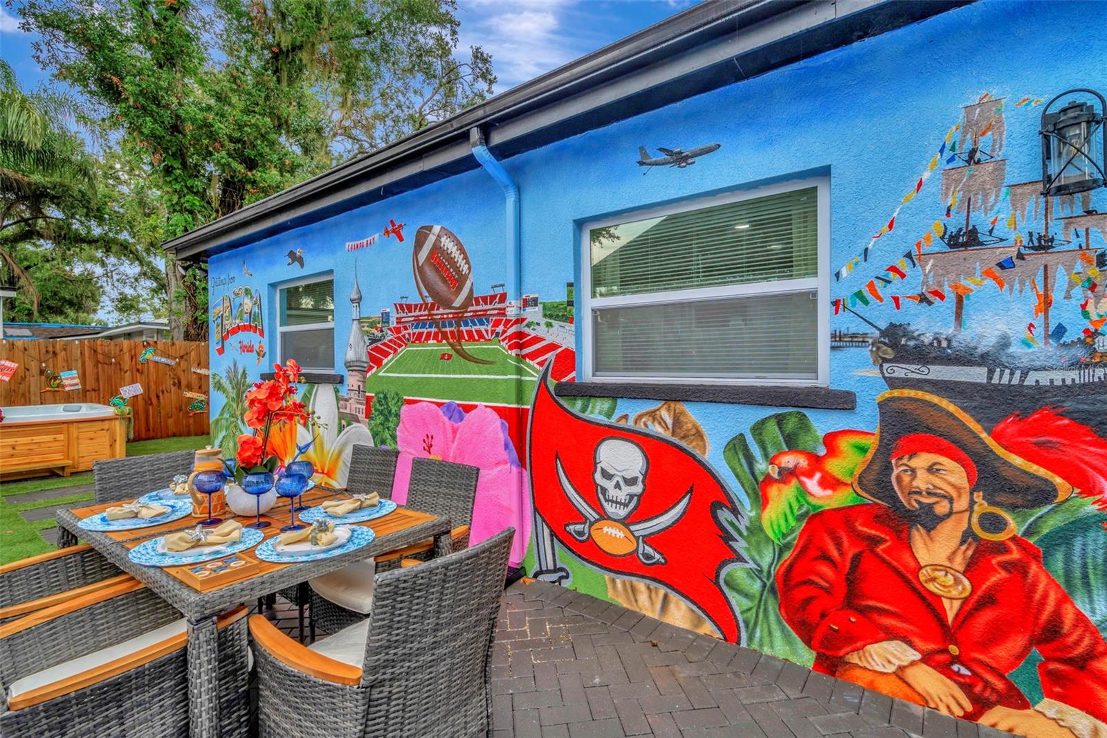 2006 E HENRY AVE, TAMPA, FL, 33610