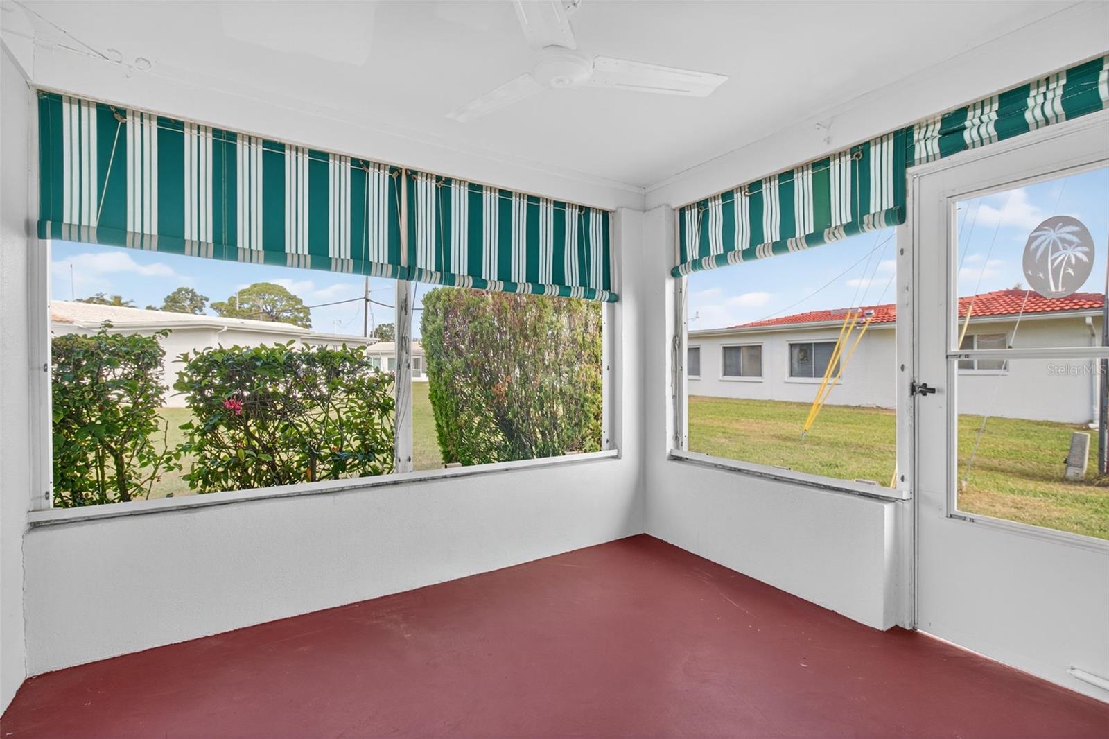 Covered, screened patio