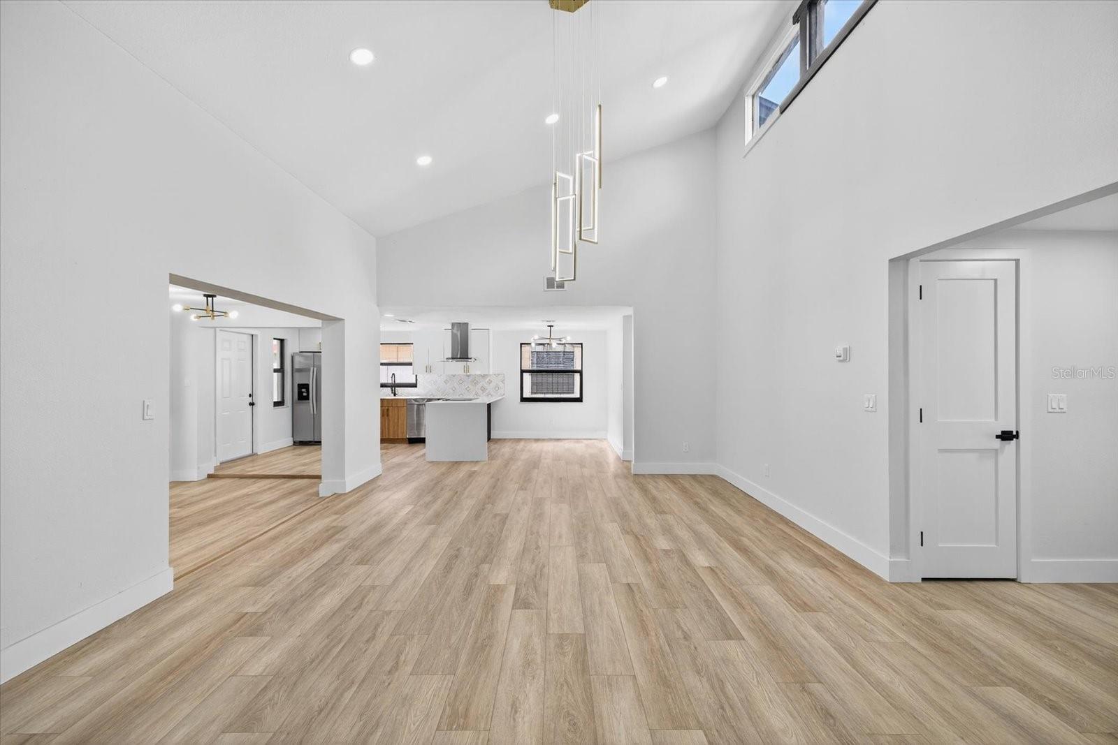 7905 TIMBERLANE WEST DR, TAMPA, FL, 33615