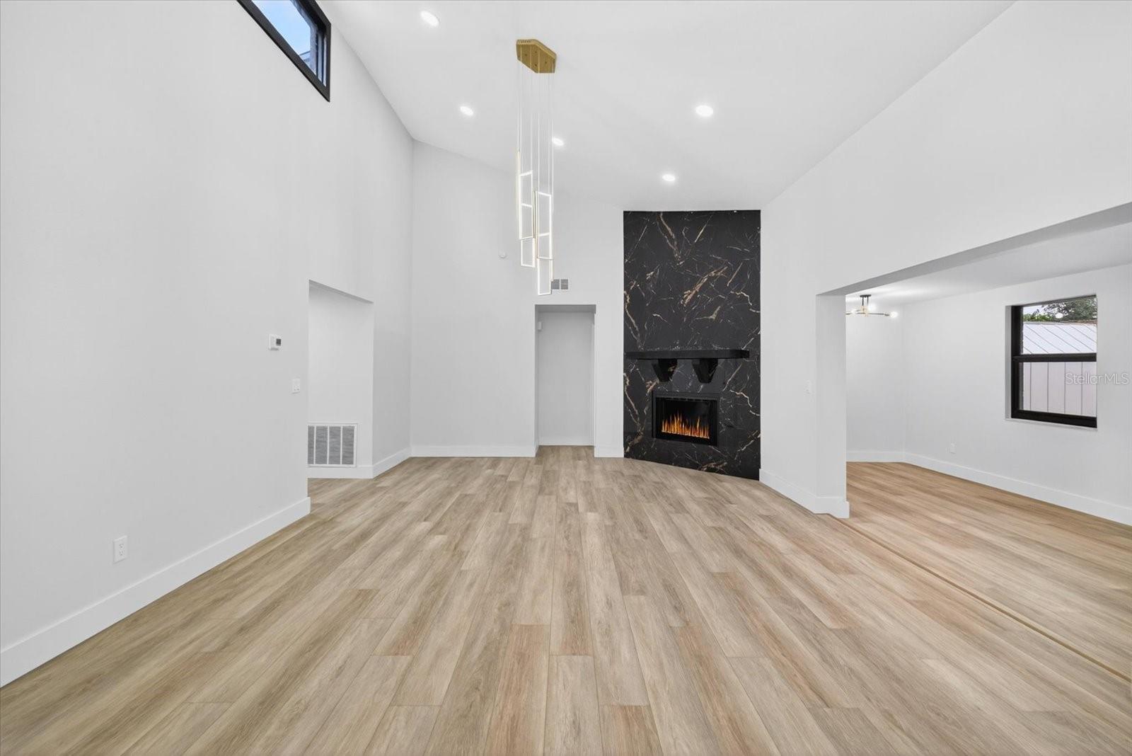 7905 TIMBERLANE WEST DR, TAMPA, FL, 33615