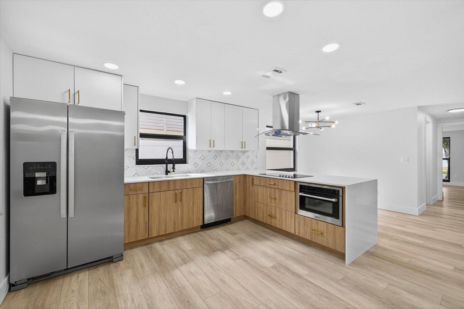 7905 TIMBERLANE WEST DR, TAMPA, FL, 33615