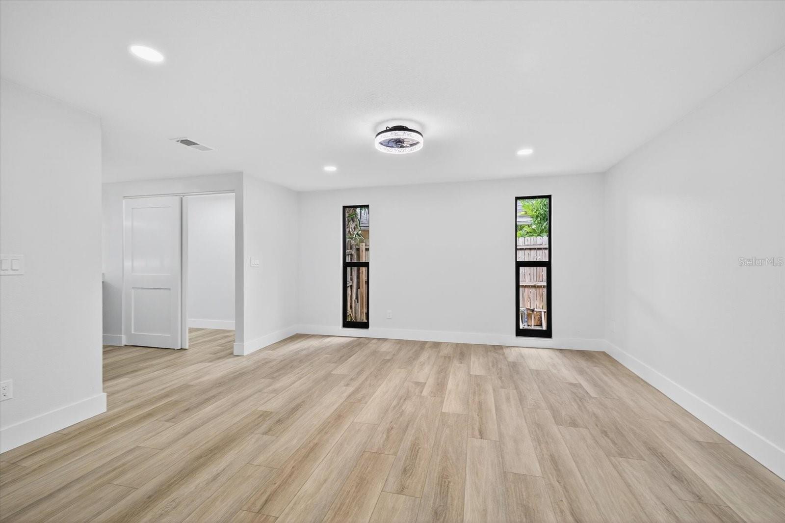 7905 TIMBERLANE WEST DR, TAMPA, FL, 33615