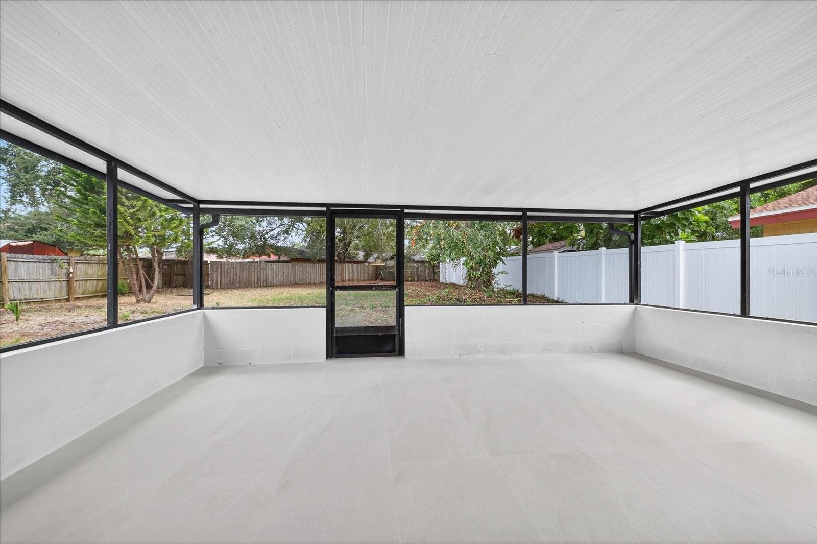 7905 TIMBERLANE WEST DR, TAMPA, FL, 33615