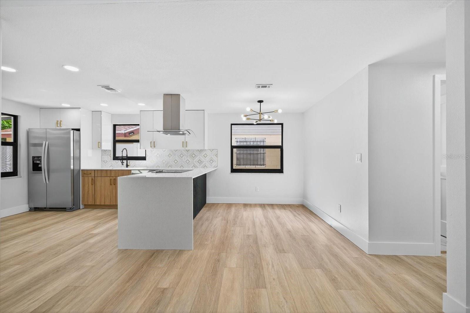 7905 TIMBERLANE WEST DR, TAMPA, FL, 33615