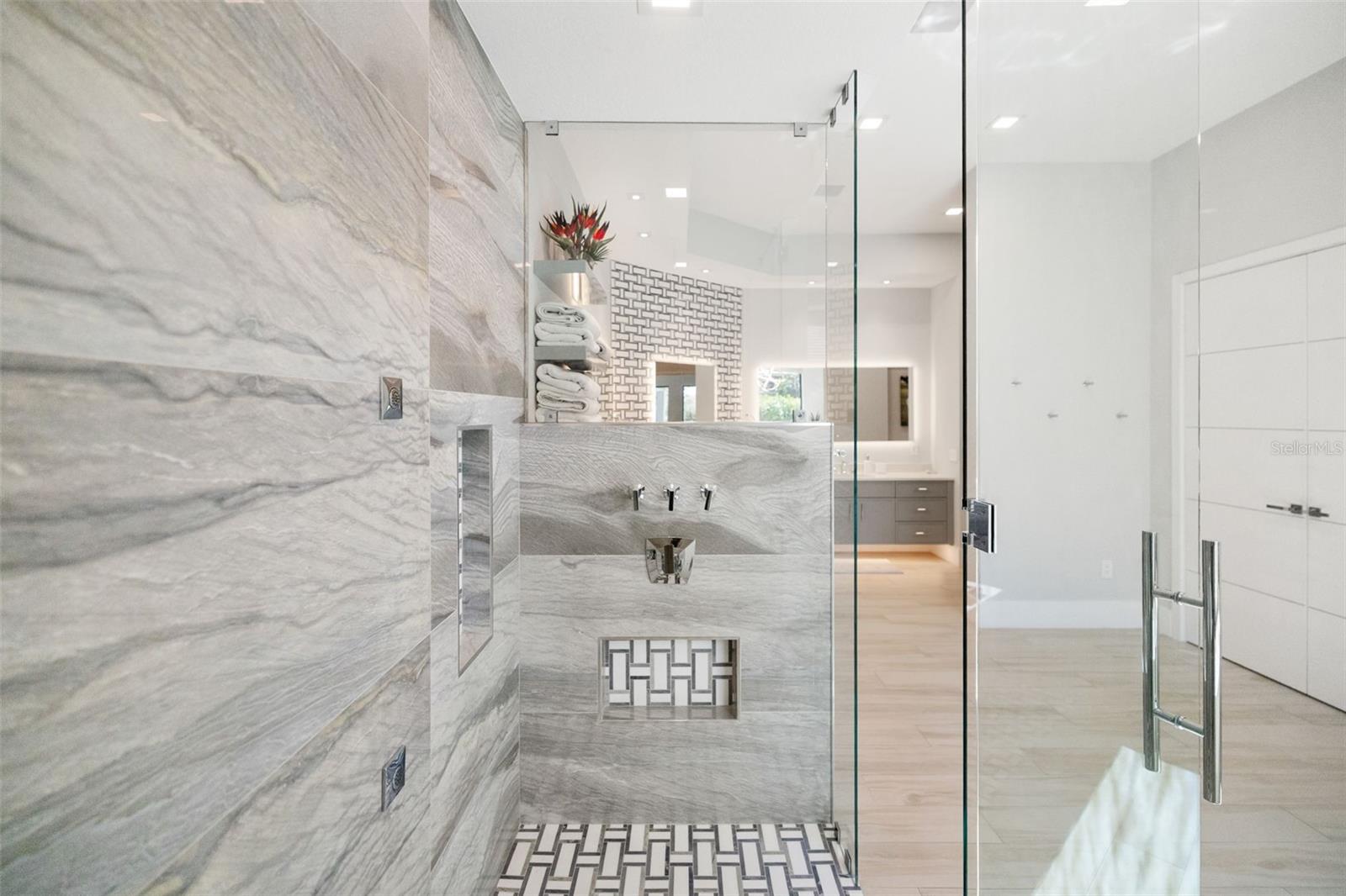 A4670256 Property Photo