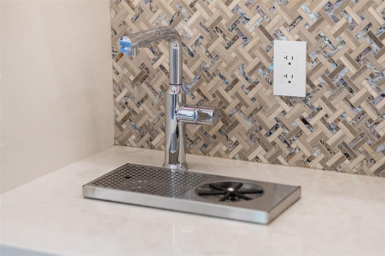 A4670256 Property Photo