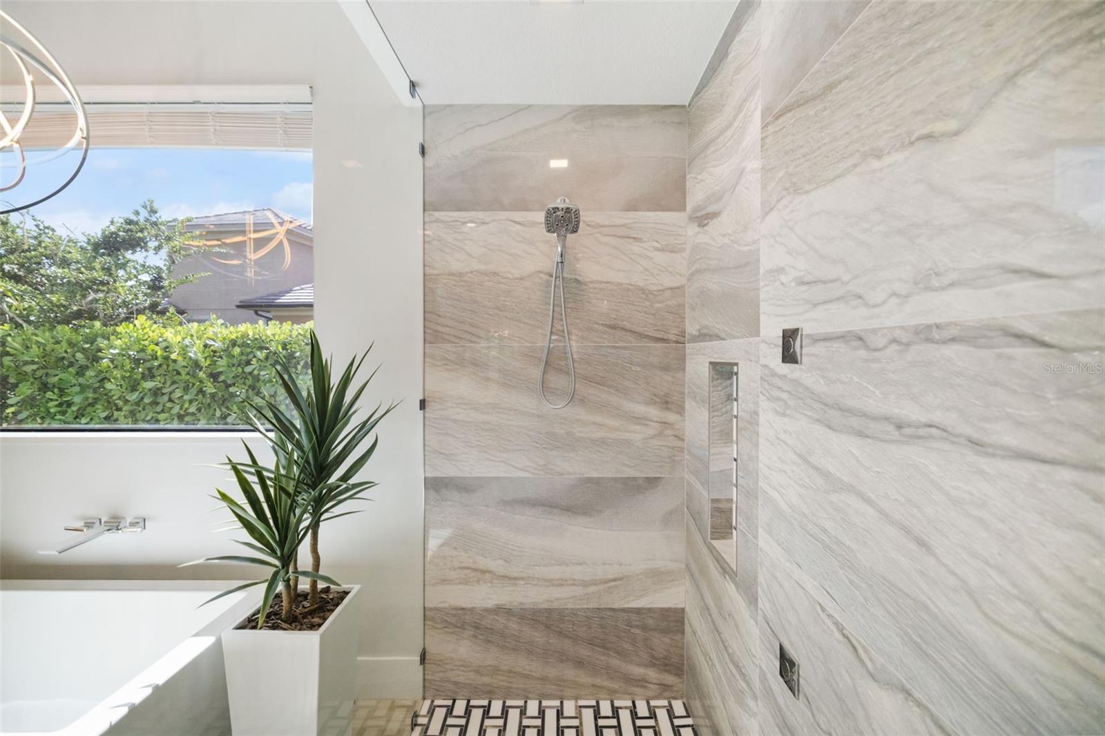 A4670256 Property Photo