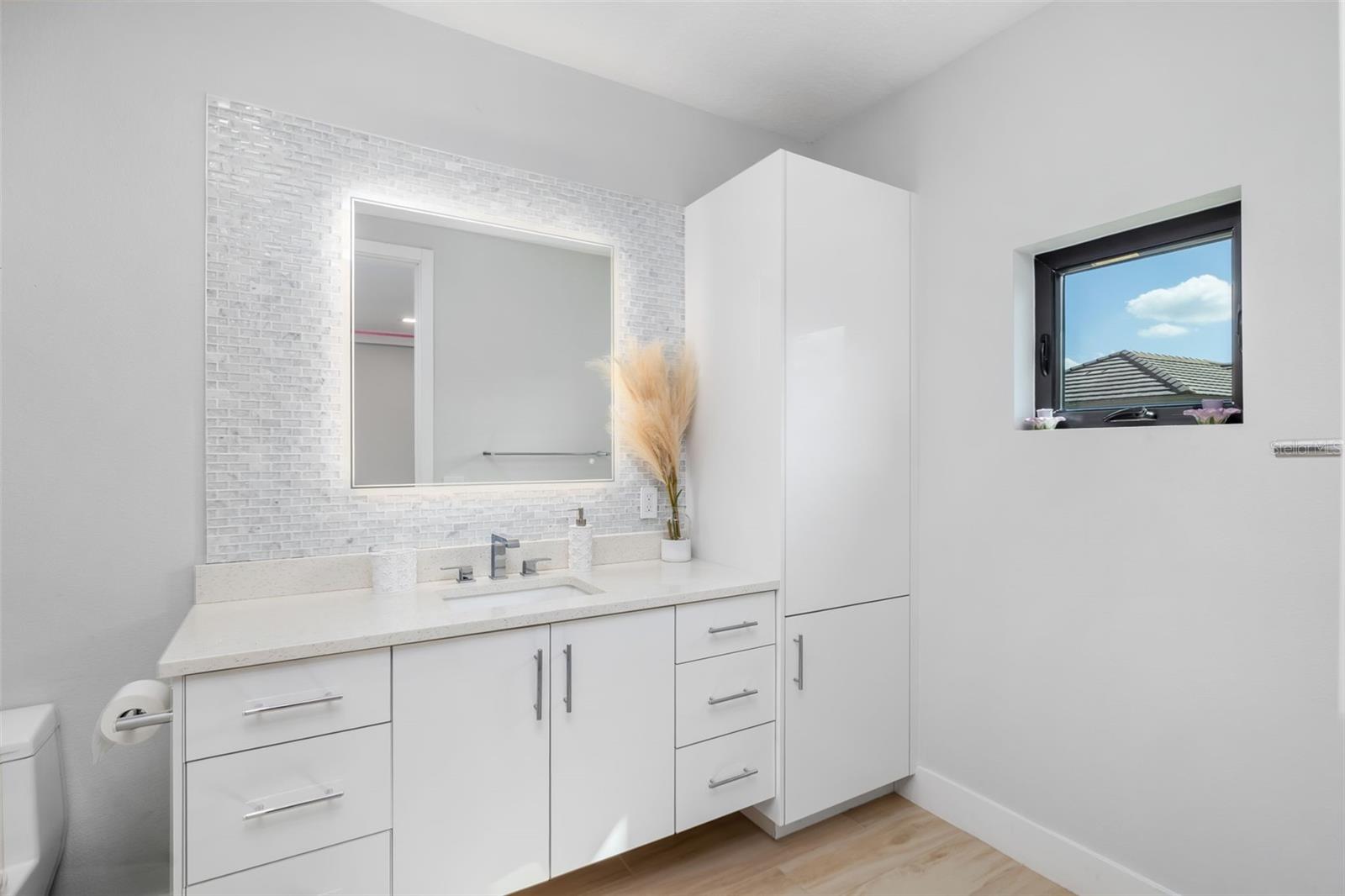 A4670256 Property Photo