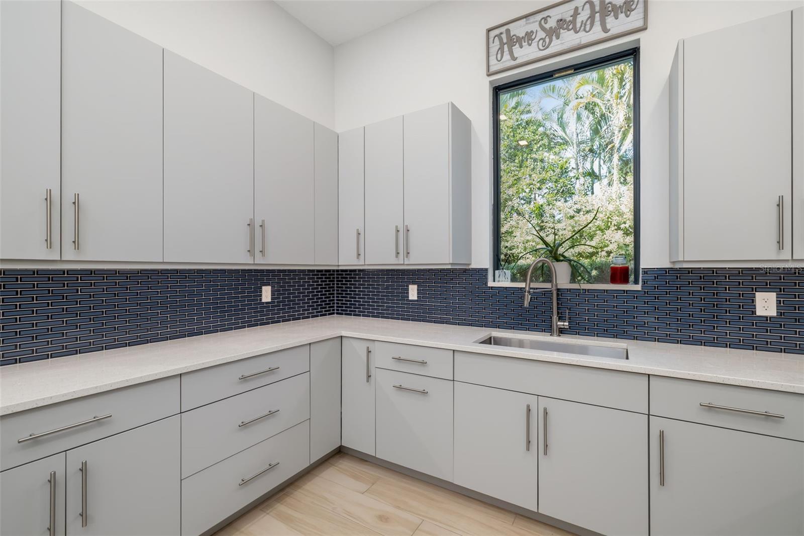 A4670256 Property Photo