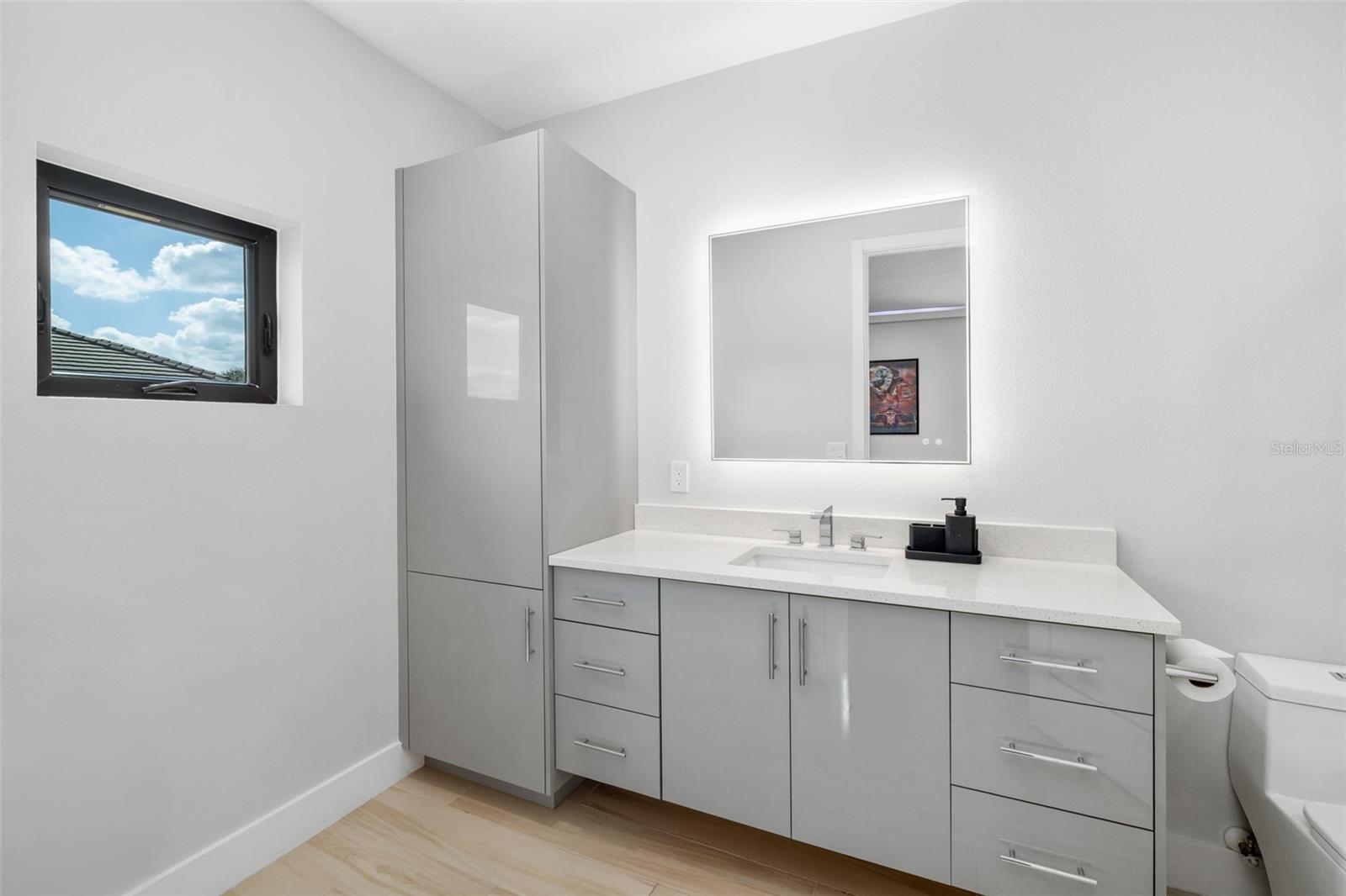 A4670256 Property Photo