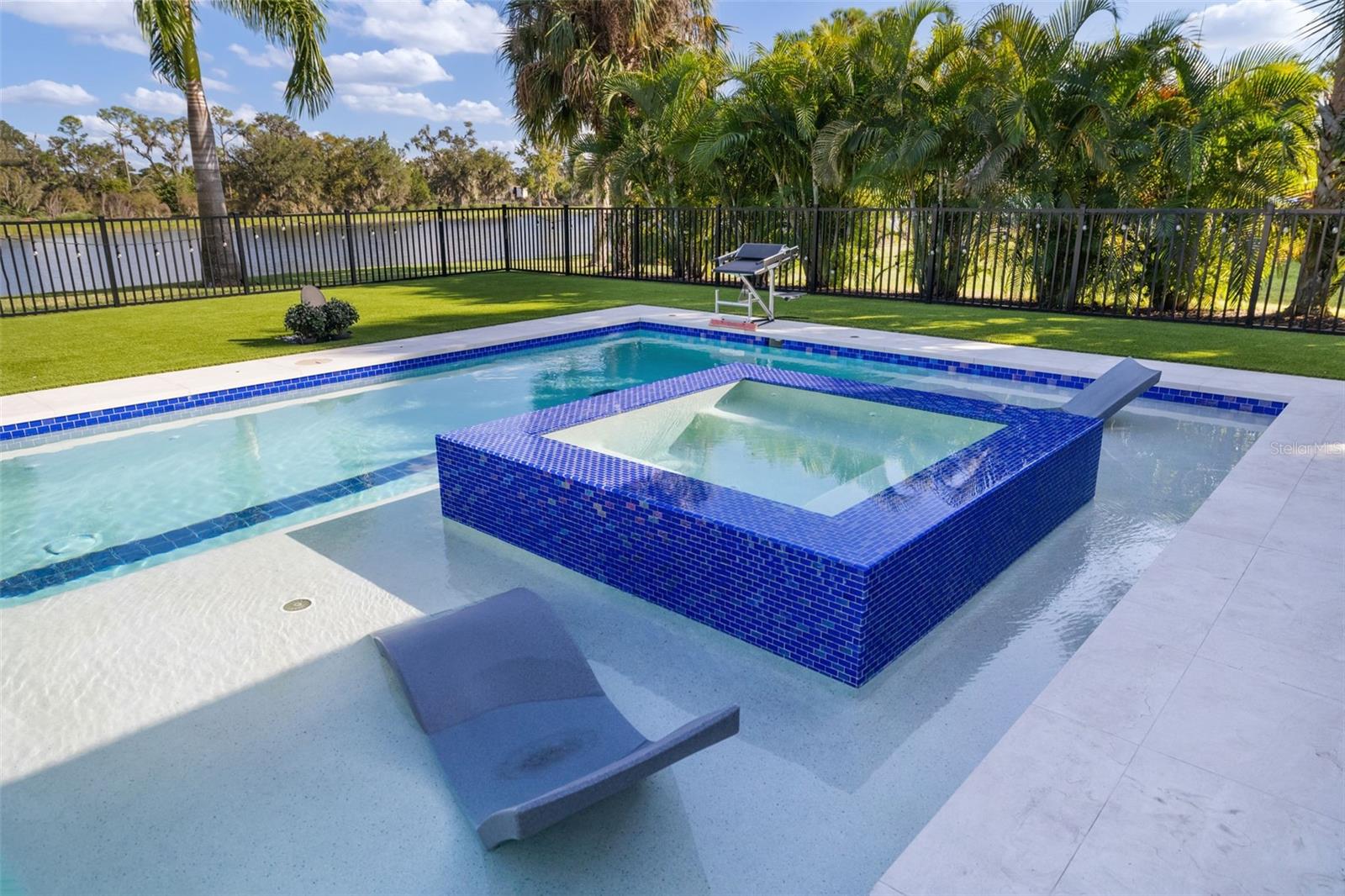 A4670256 Property Photo