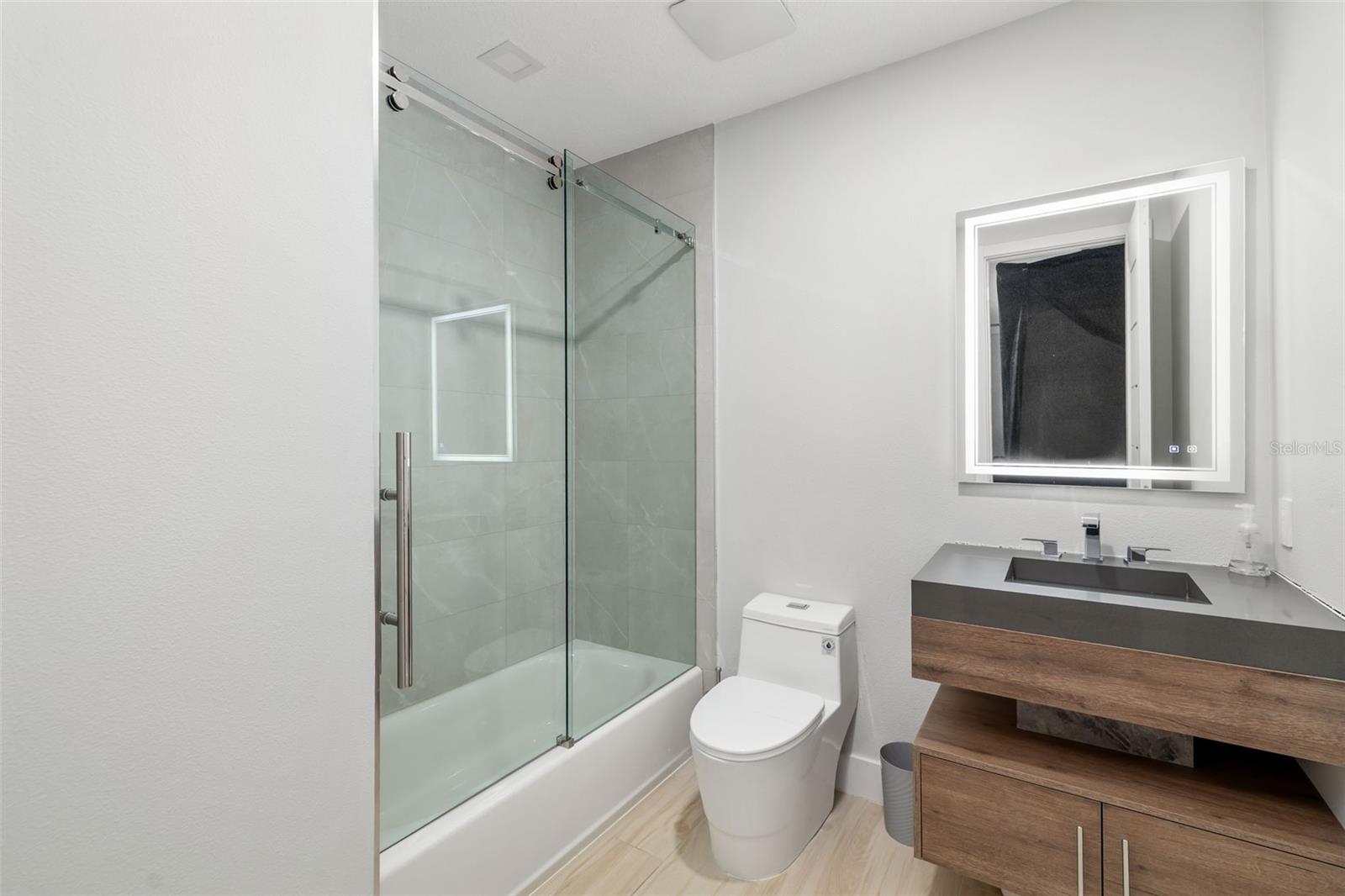 A4670256 Property Photo