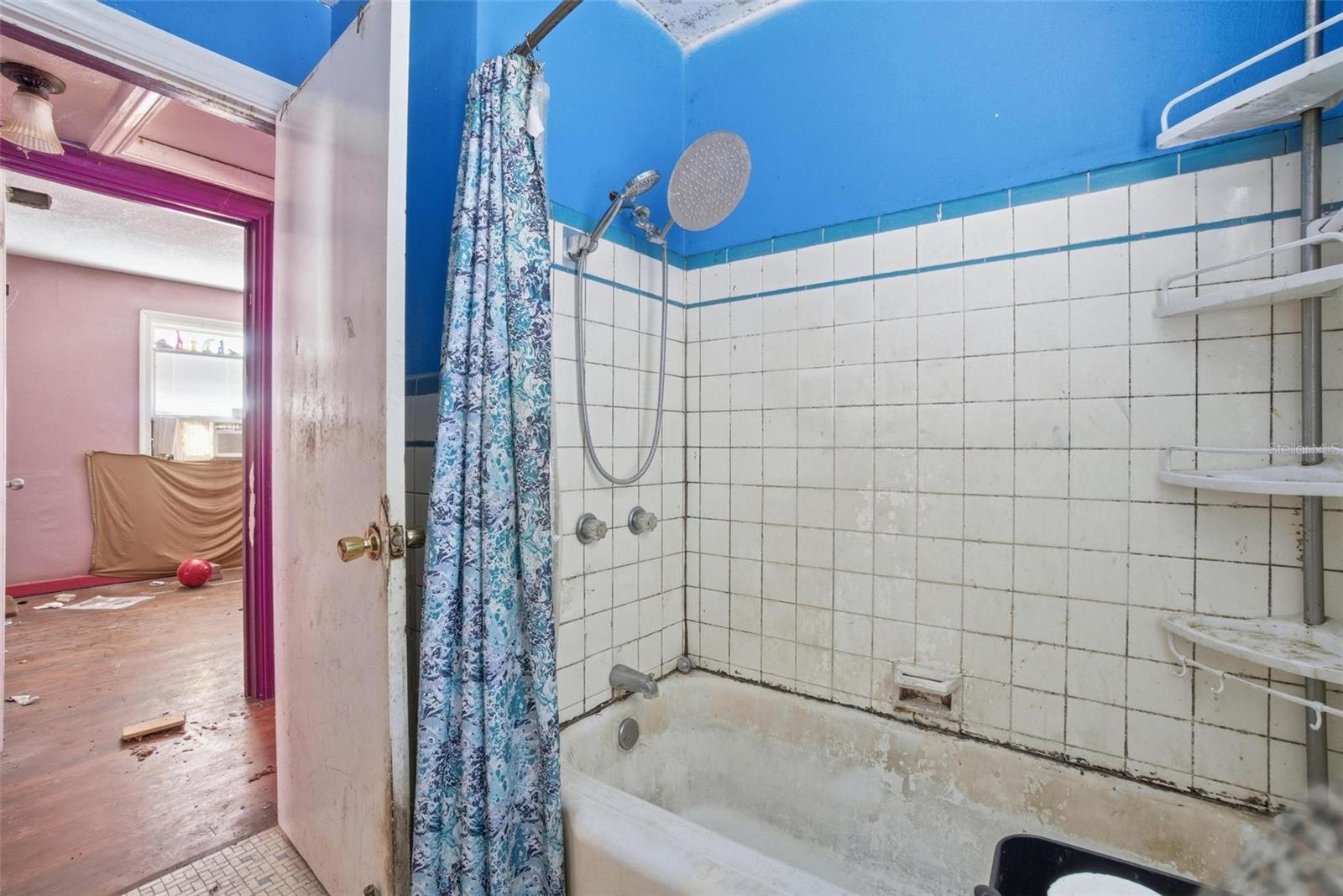 2733 34TH AVE N, ST PETERSBURG, FL, 33713