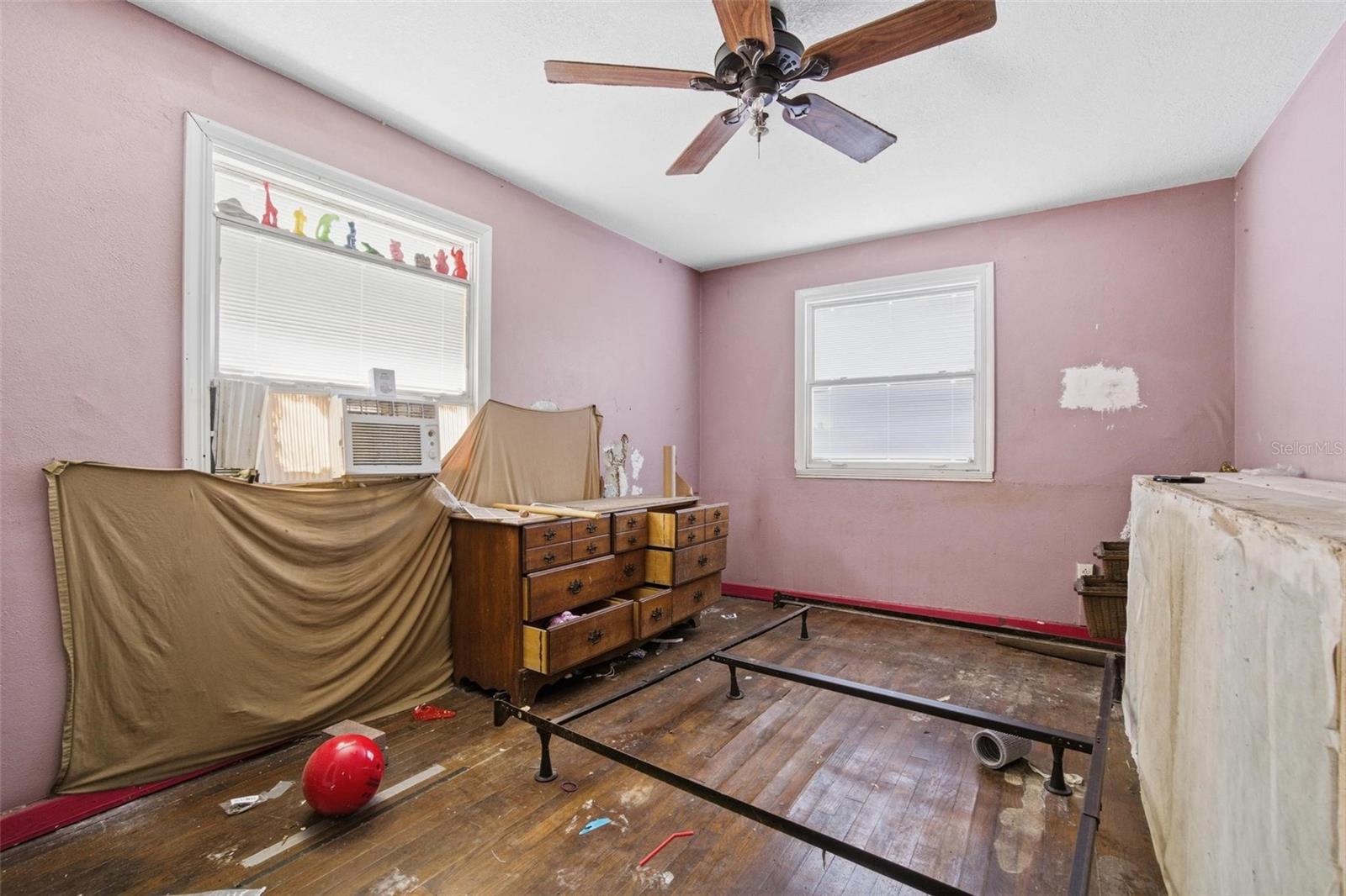 2733 34TH AVE N, ST PETERSBURG, FL, 33713