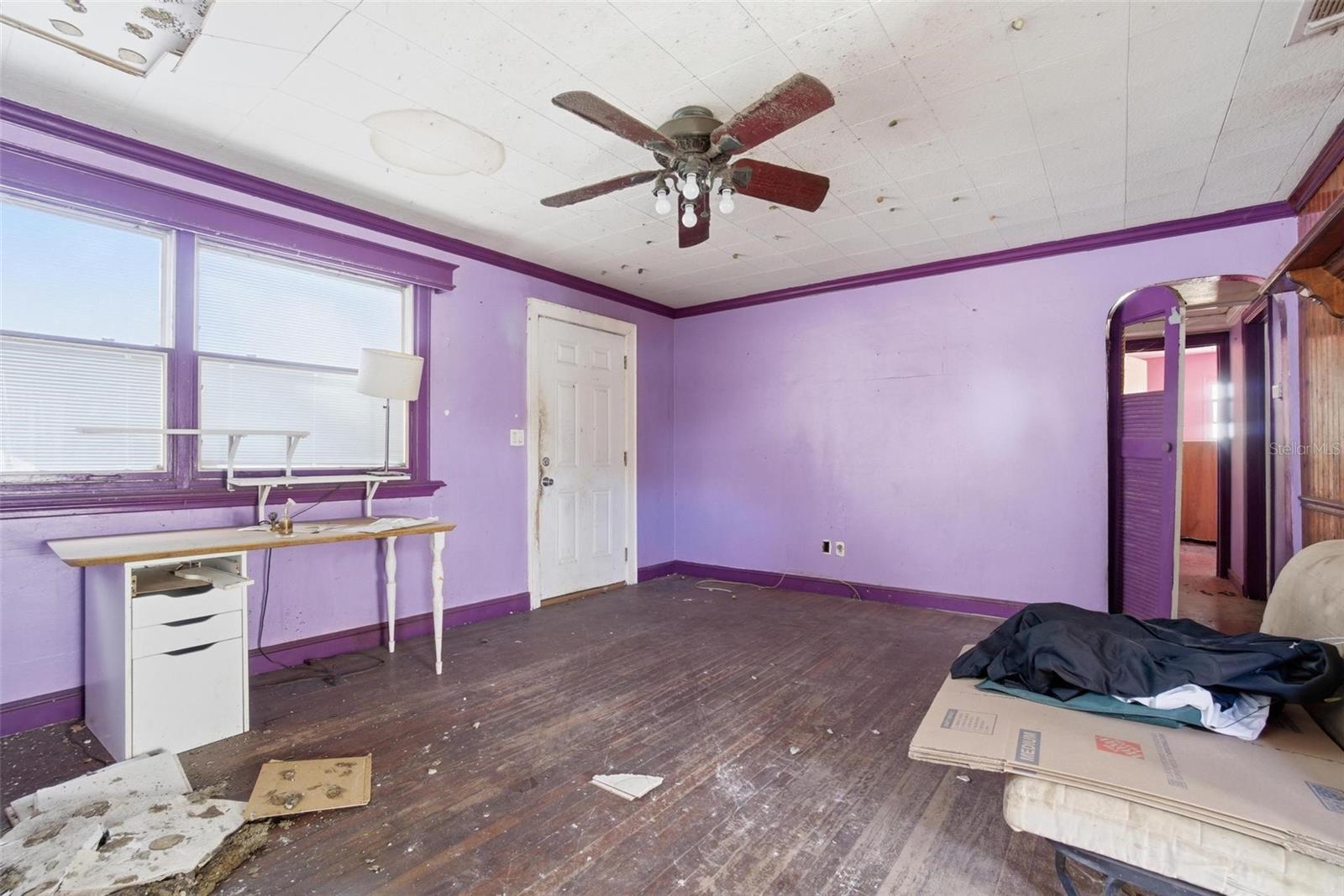 2733 34TH AVE N, ST PETERSBURG, FL, 33713