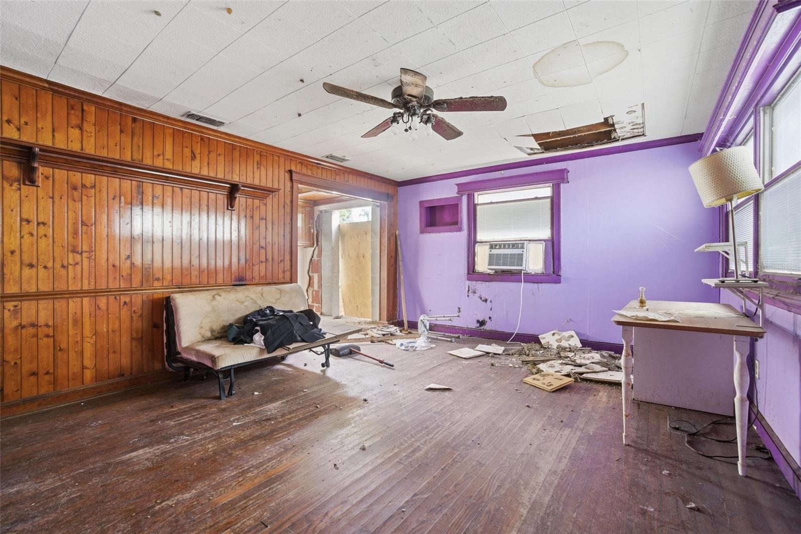 2733 34TH AVE N, ST PETERSBURG, FL, 33713