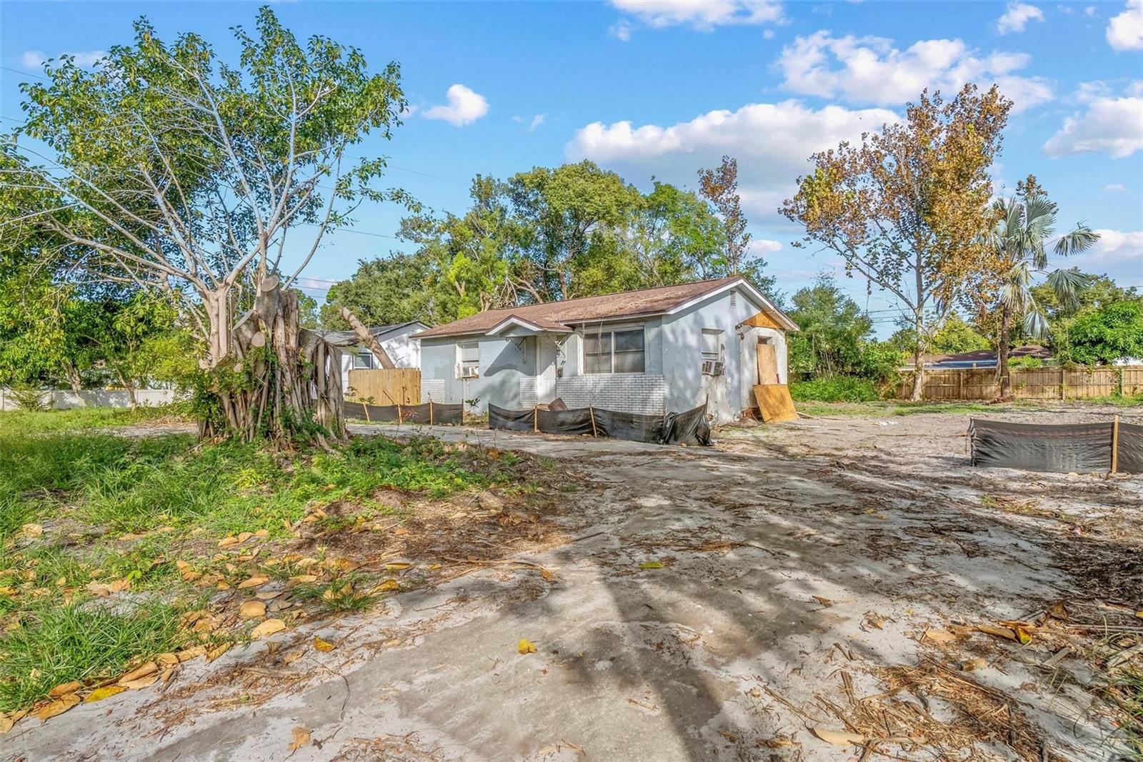 2733 34TH AVE N, ST PETERSBURG, FL, 33713