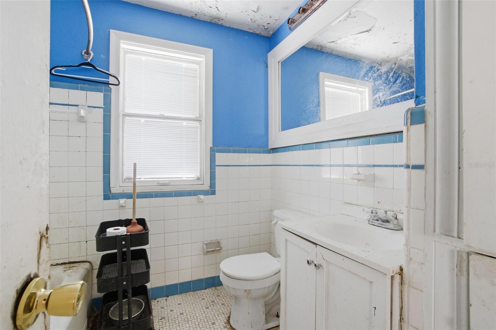 2733 34TH AVE N, ST PETERSBURG, FL, 33713