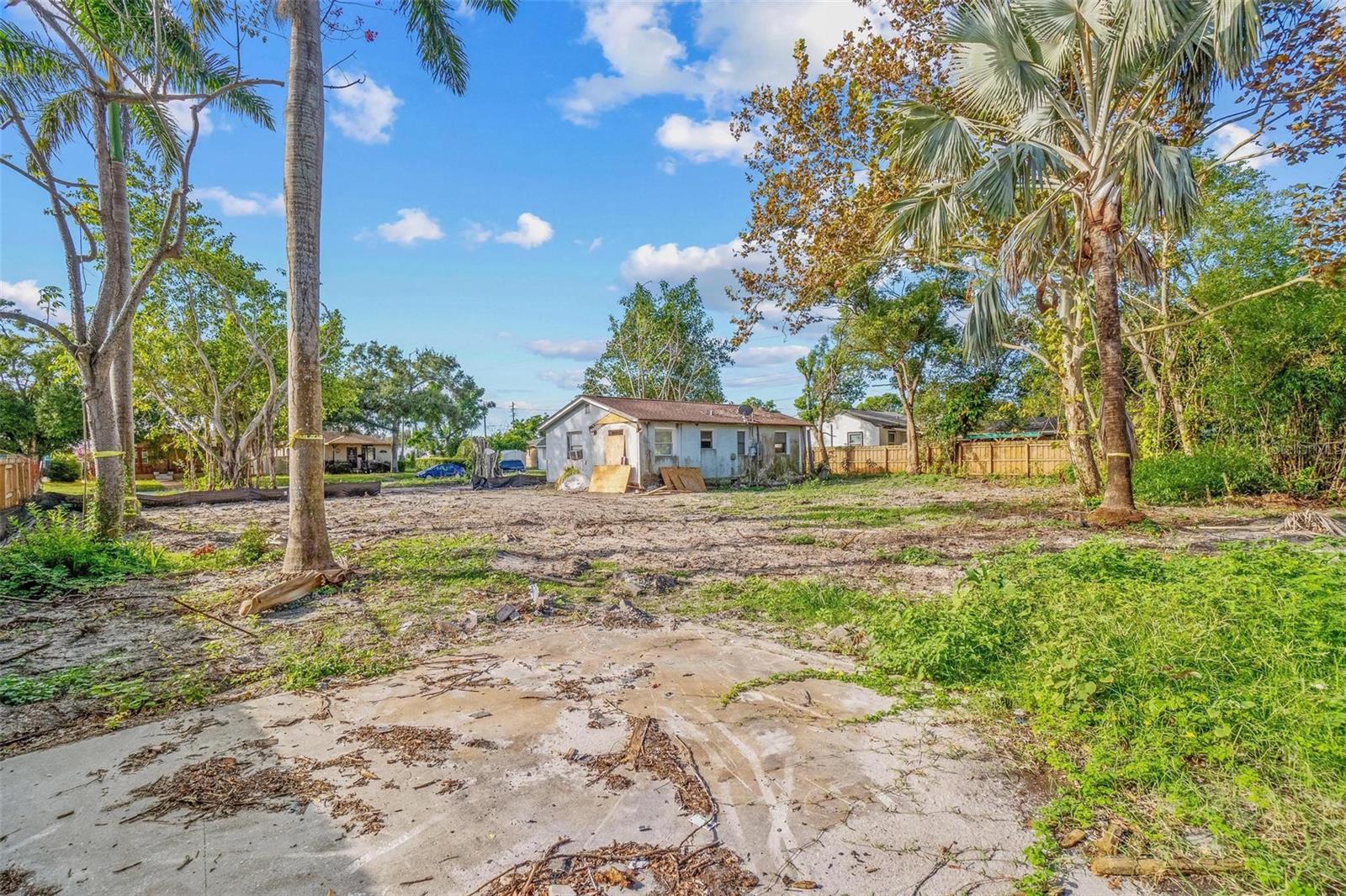 2733 34TH AVE N, ST PETERSBURG, FL, 33713