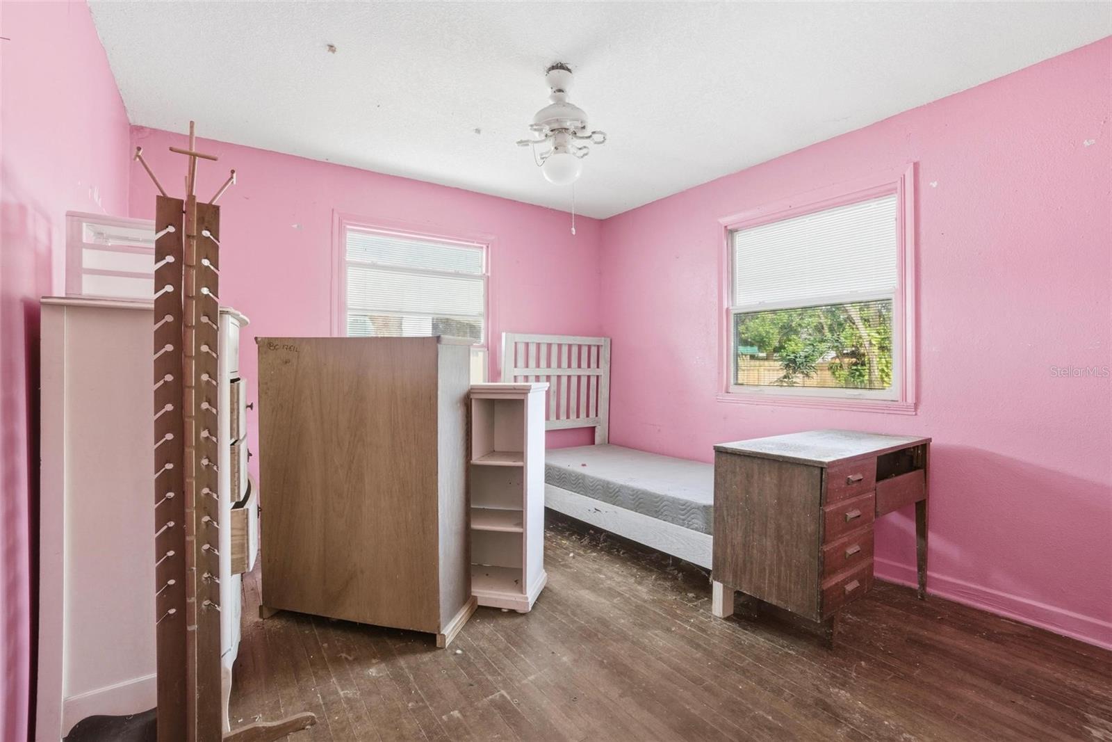 2733 34TH AVE N, ST PETERSBURG, FL, 33713