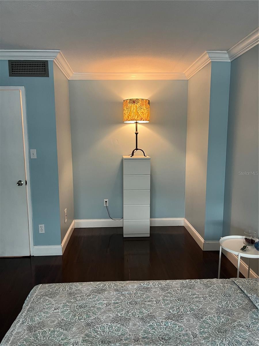 2401 BAYSHORE BLVD #302, TAMPA, FL, 33629