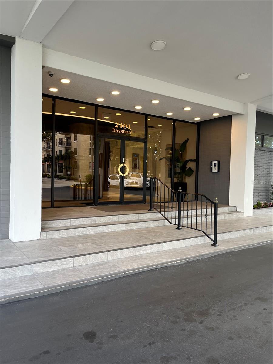 2401 BAYSHORE BLVD #302, TAMPA, FL, 33629