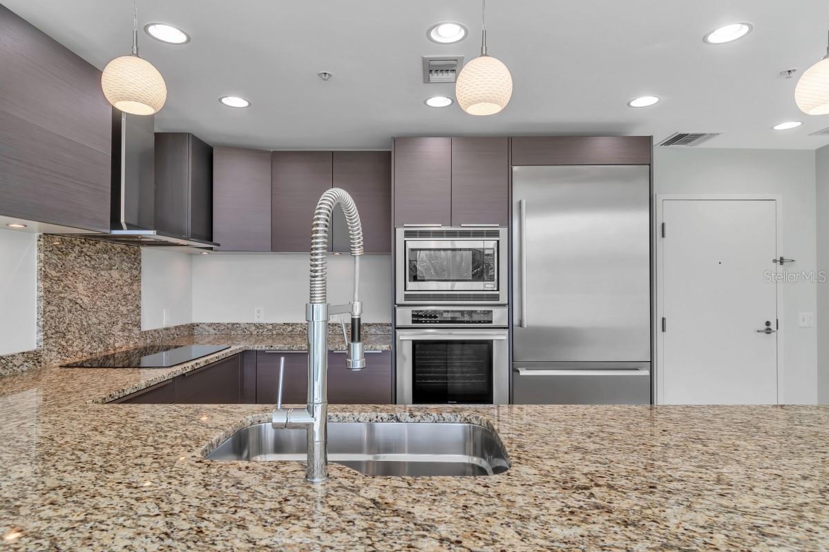 175 1ST ST S #404, ST PETERSBURG, FL, 33701